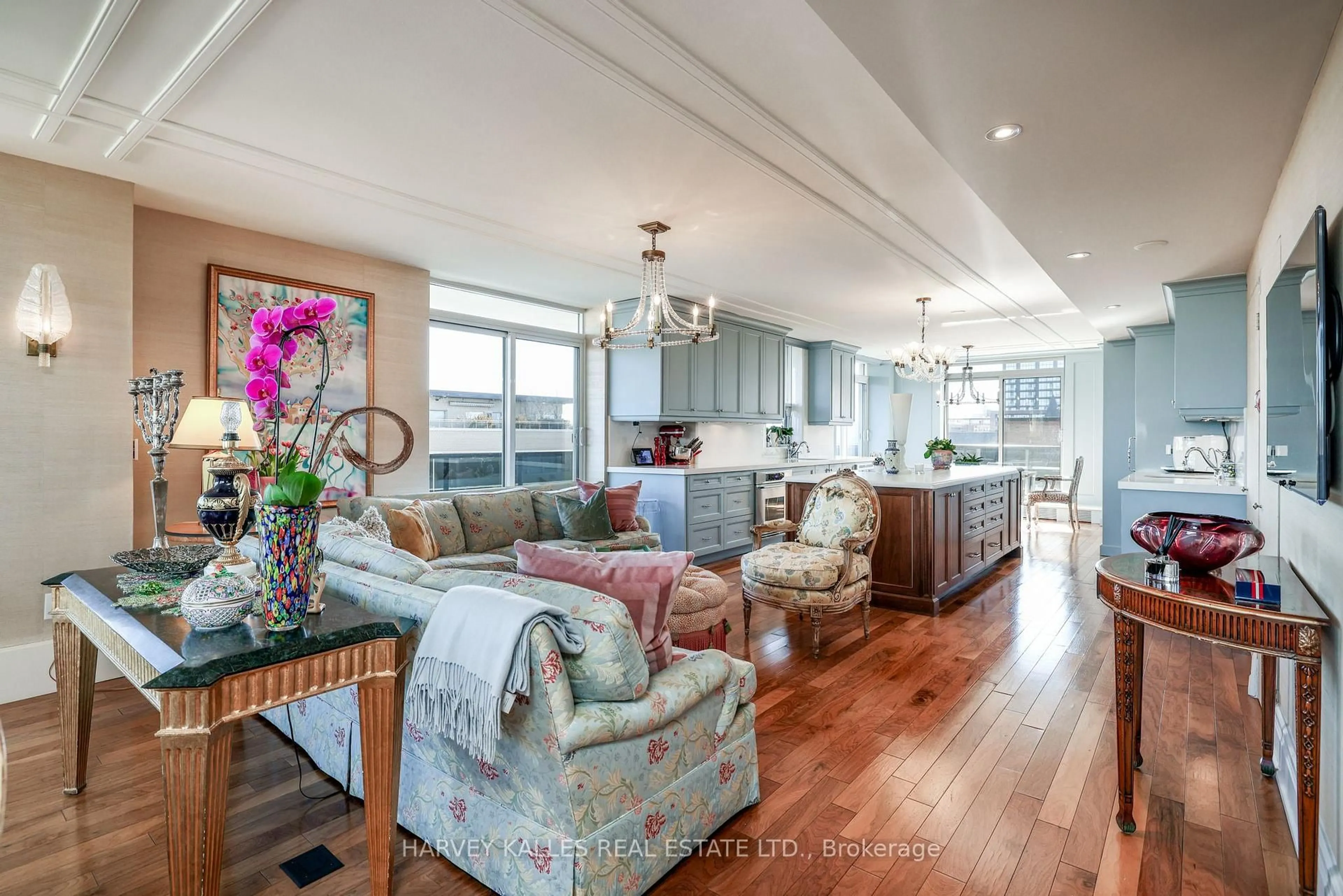 Open concept kitchen, wood/laminate floor for 2600 Bathurst St #801, Toronto Ontario M6B 2Z4