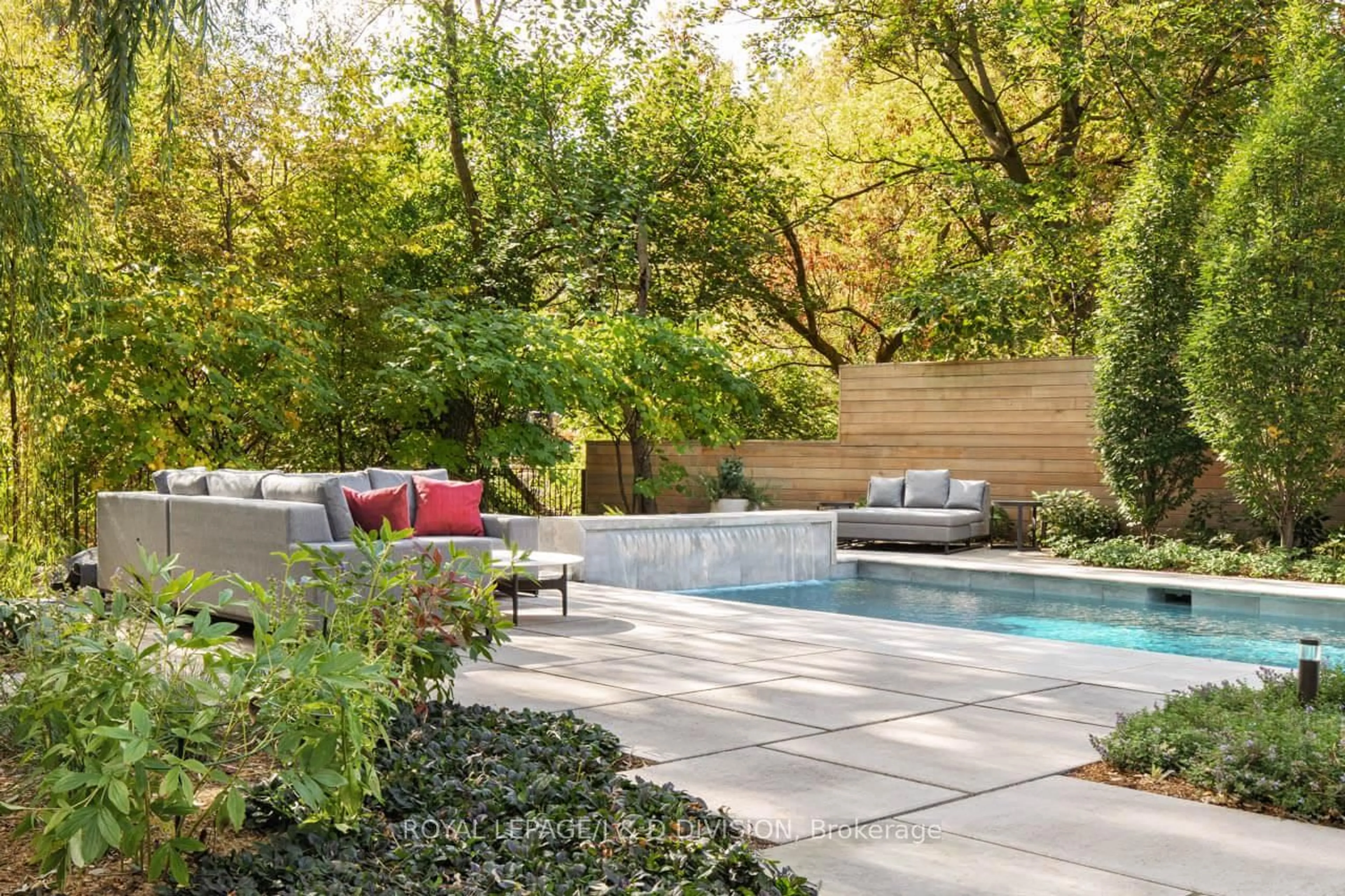 Patio, water/lake/river/ocean view for 5 Brookfield Rd, Toronto Ontario M2P 1B1