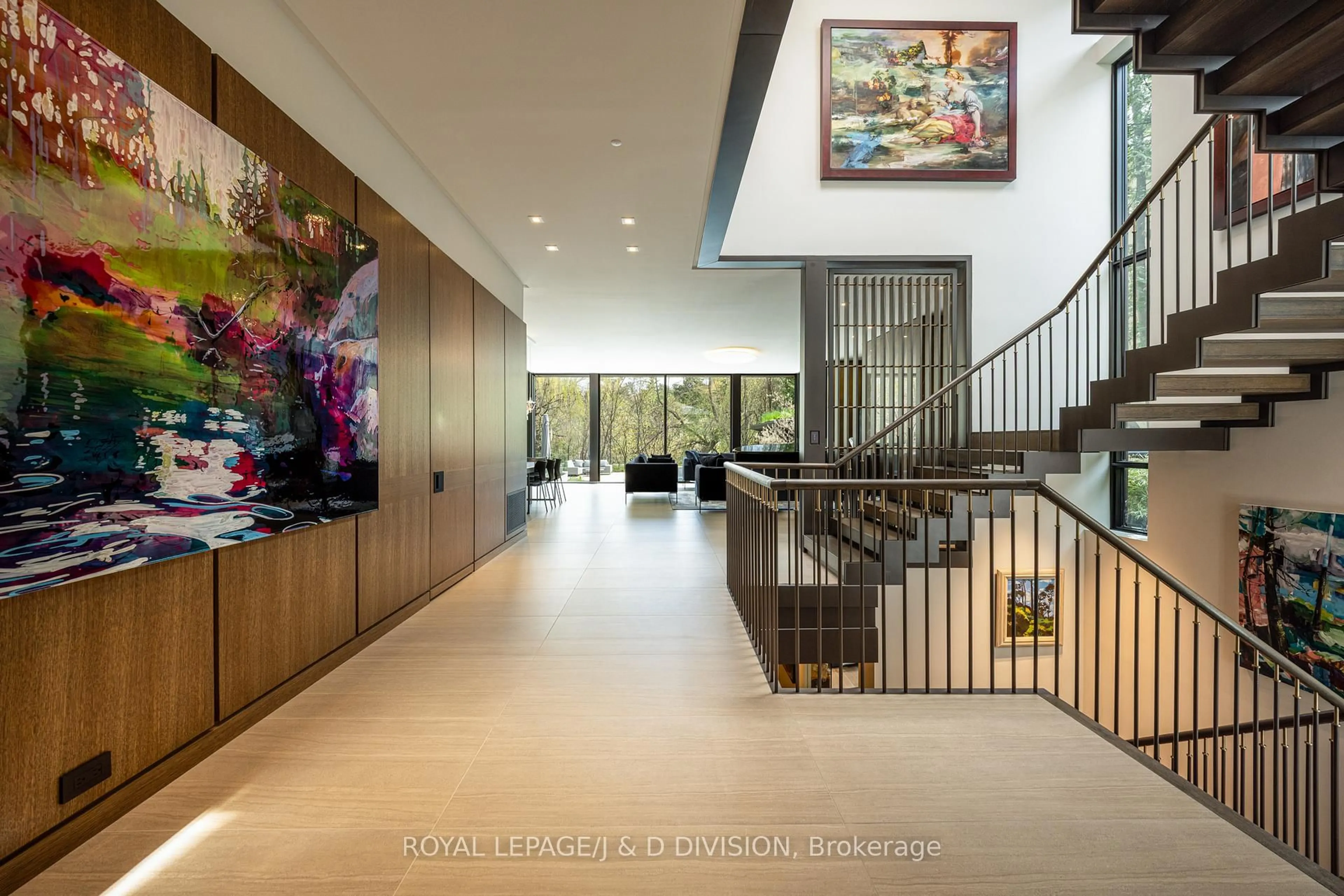 Indoor foyer for 5 Brookfield Rd, Toronto Ontario M2P 1B1