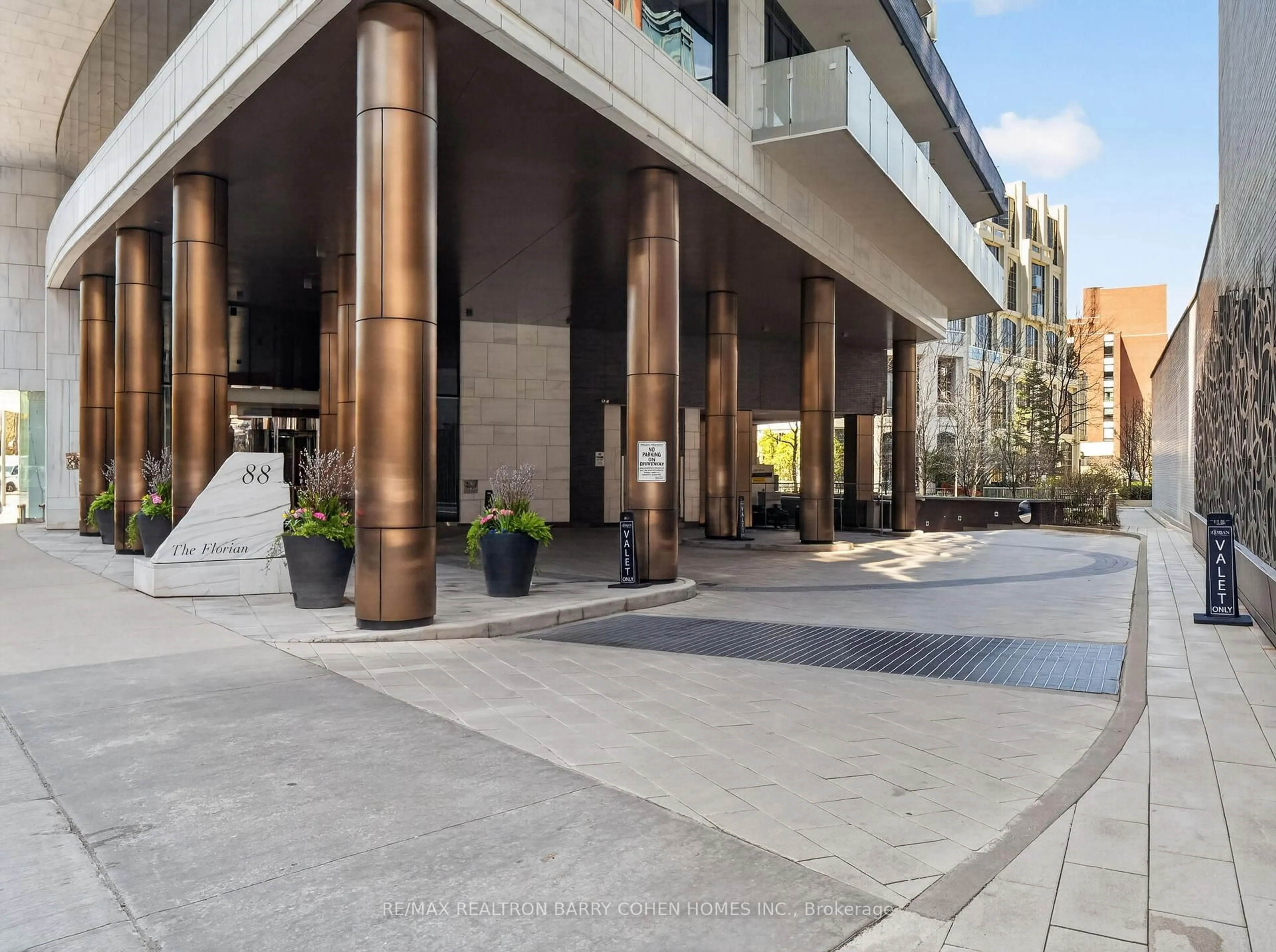 Lobby for 88 Davenport Rd #1202, Toronto Ontario M5R 0A5
