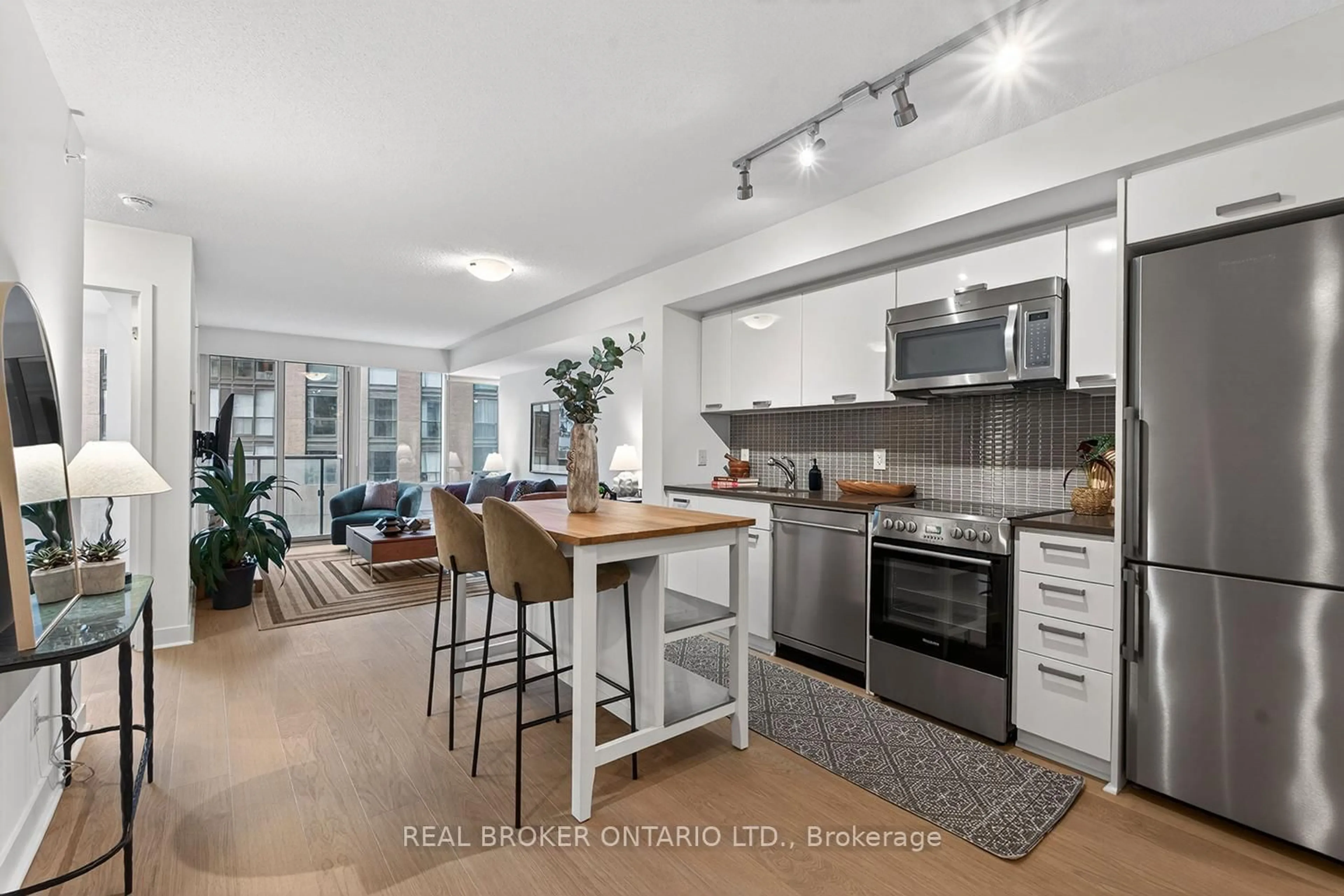 Open concept kitchen, unknown for 295 Adelaide St #306, Toronto Ontario M5V 0L4