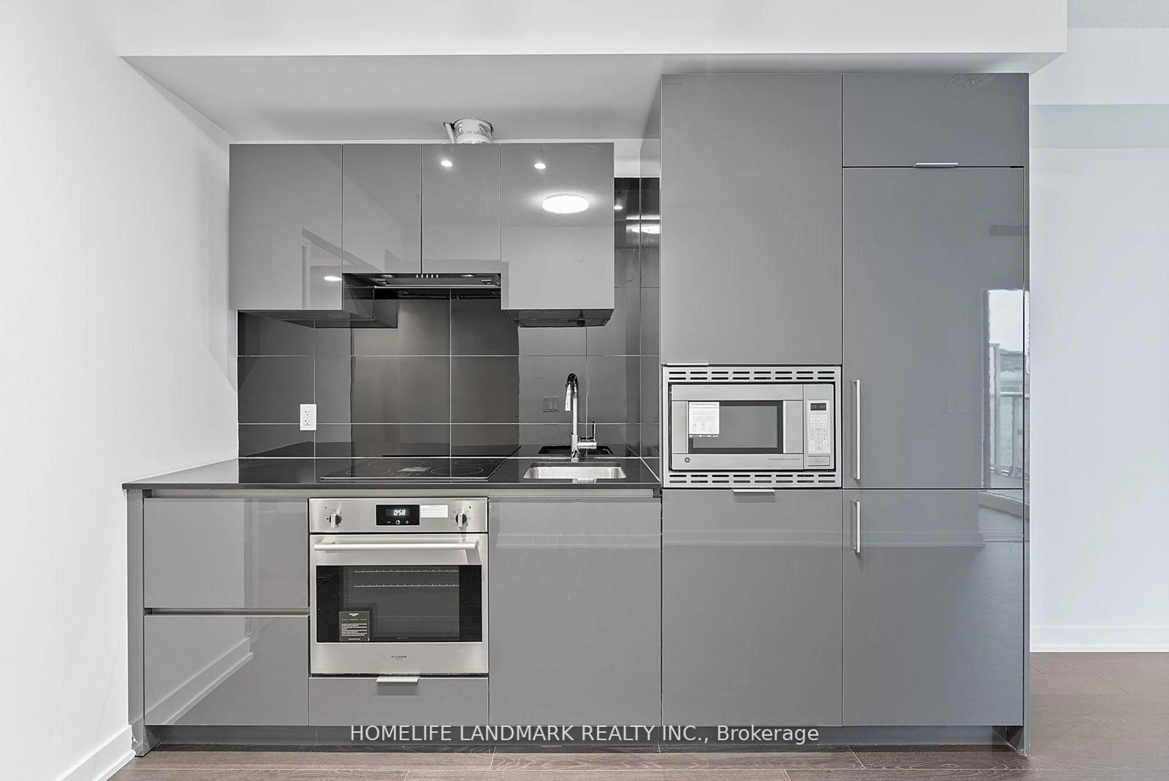 Unknown for 230 Simcoe St #1129, Toronto Ontario M5T 0G7