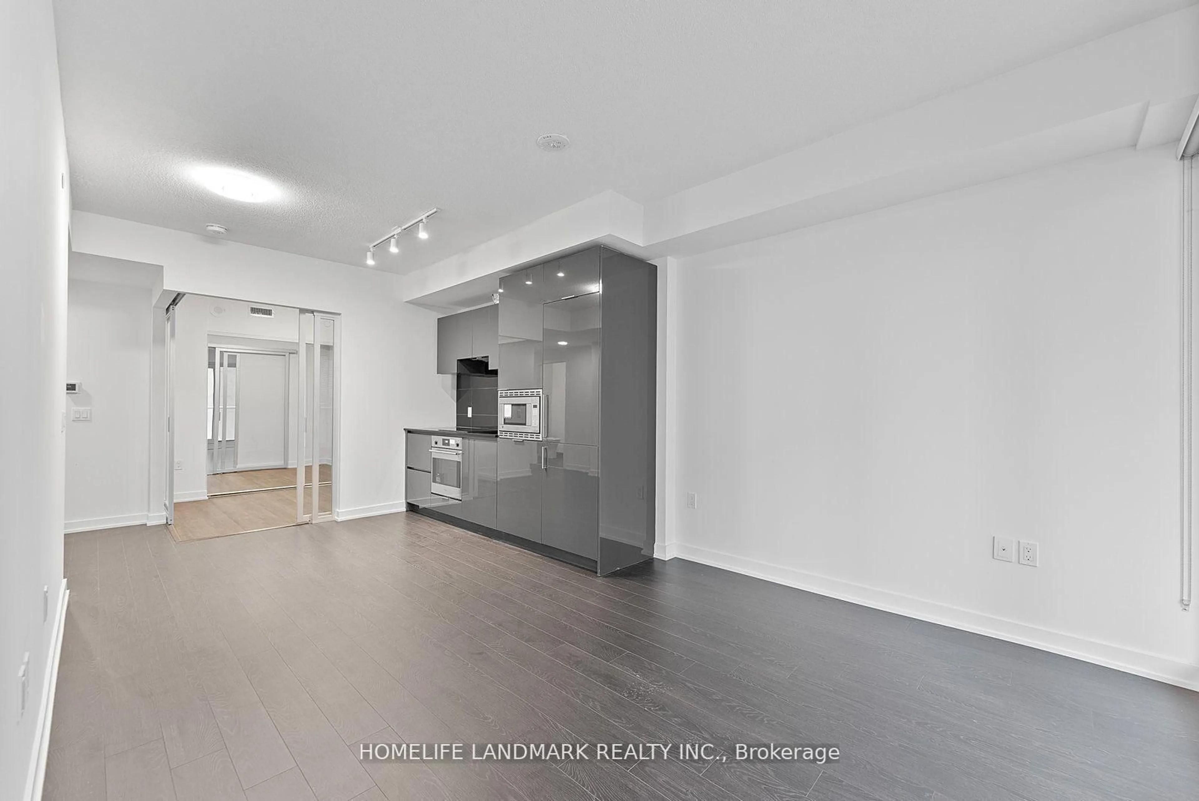 Unknown for 230 Simcoe St #1129, Toronto Ontario M5T 0G7