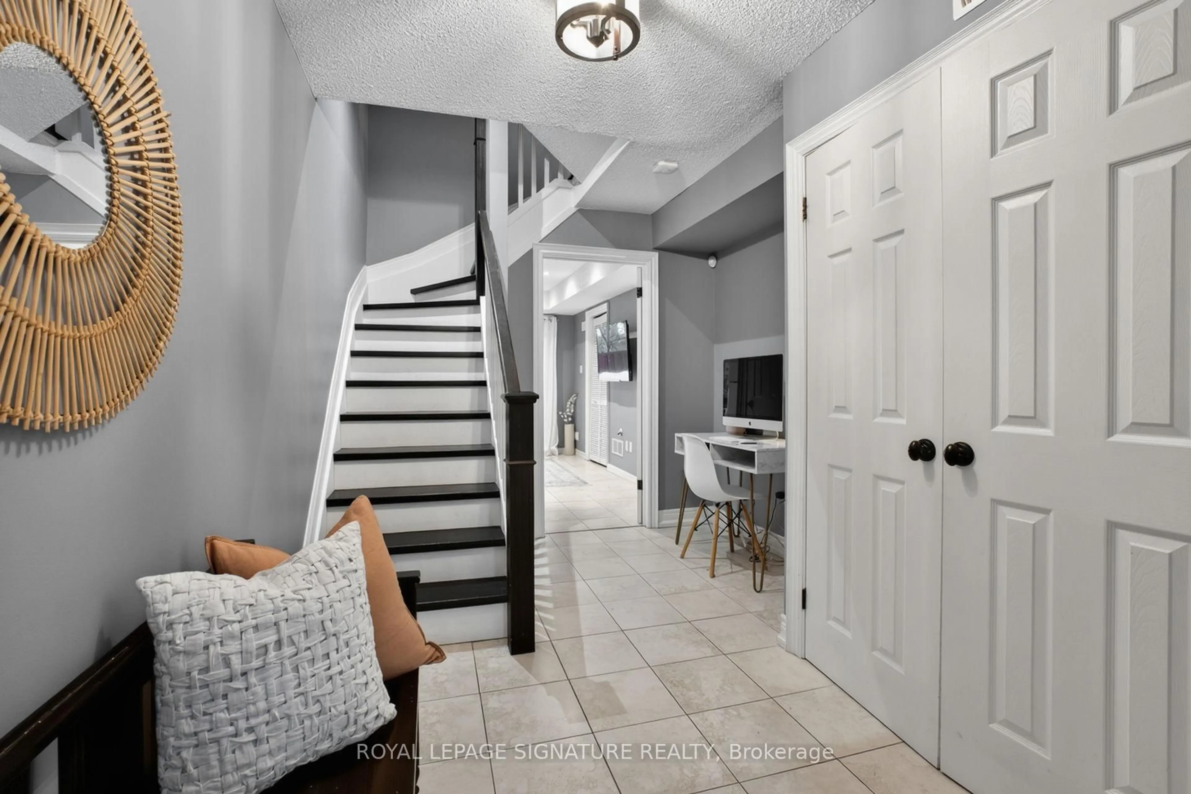 Indoor entryway for 53 Poets Walk Way, Toronto Ontario M2J 4V2