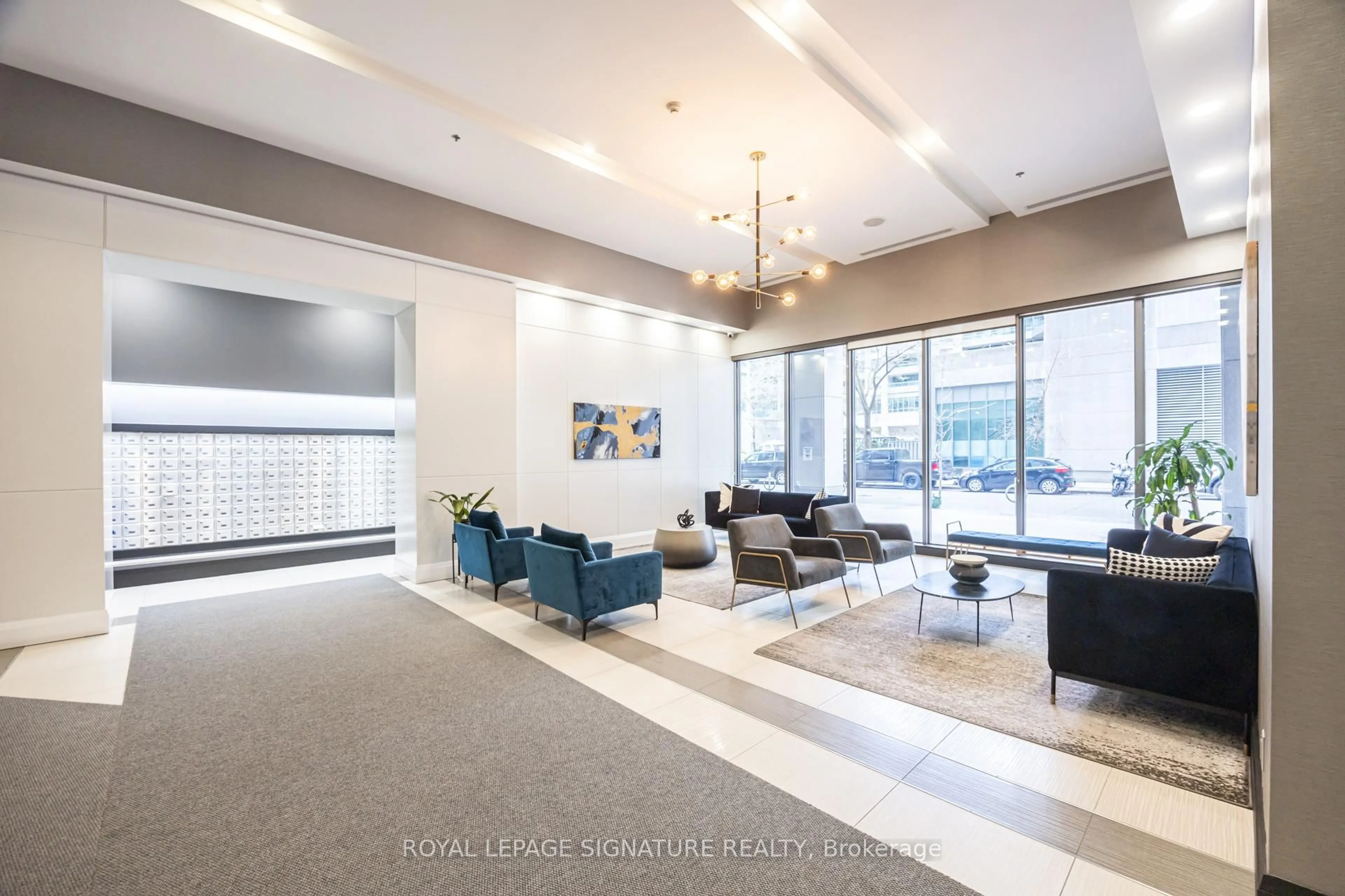Lobby for 19 Grand Trunk Cres #2103, Toronto Ontario M5J 3A3