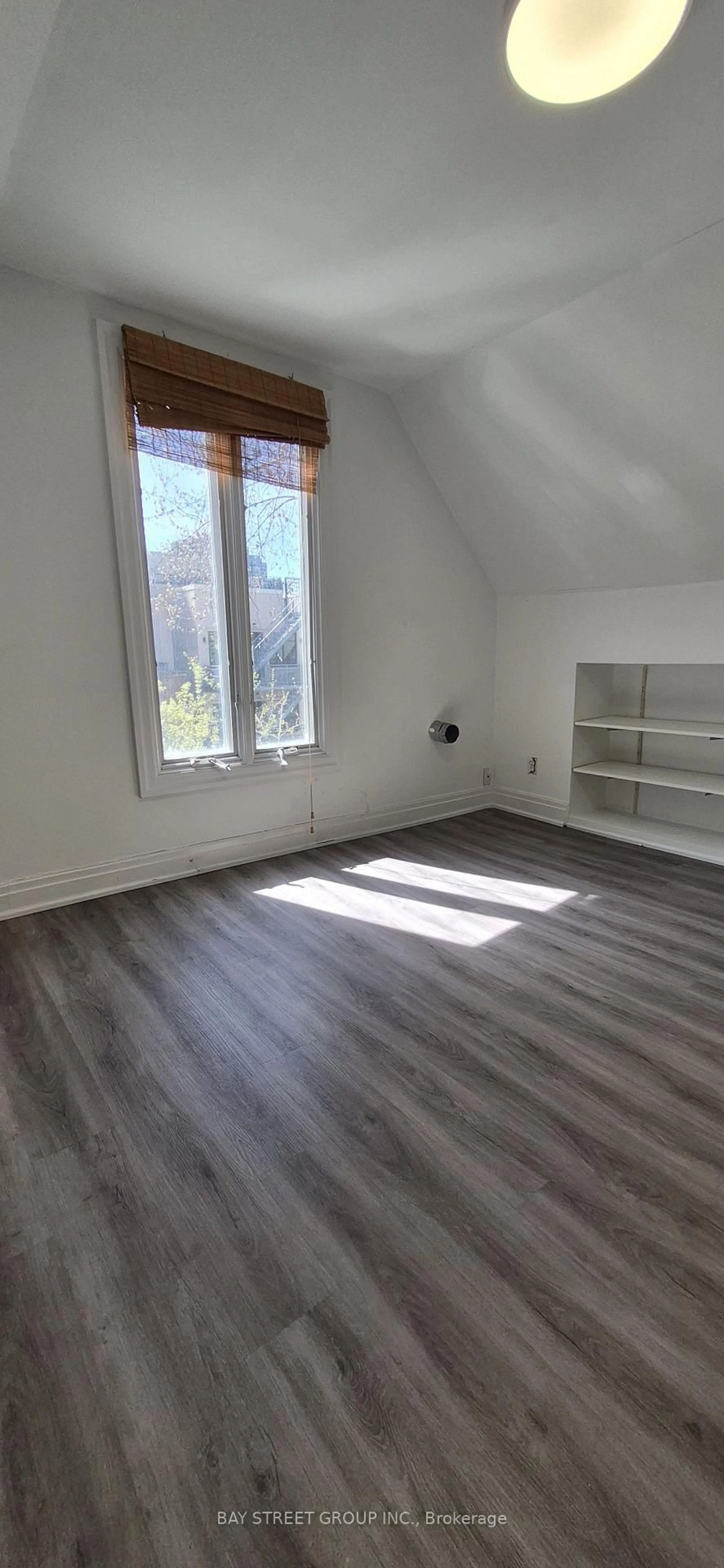 A pic of a room for 6 Ferndale Ave, Toronto Ontario M4T 2B3