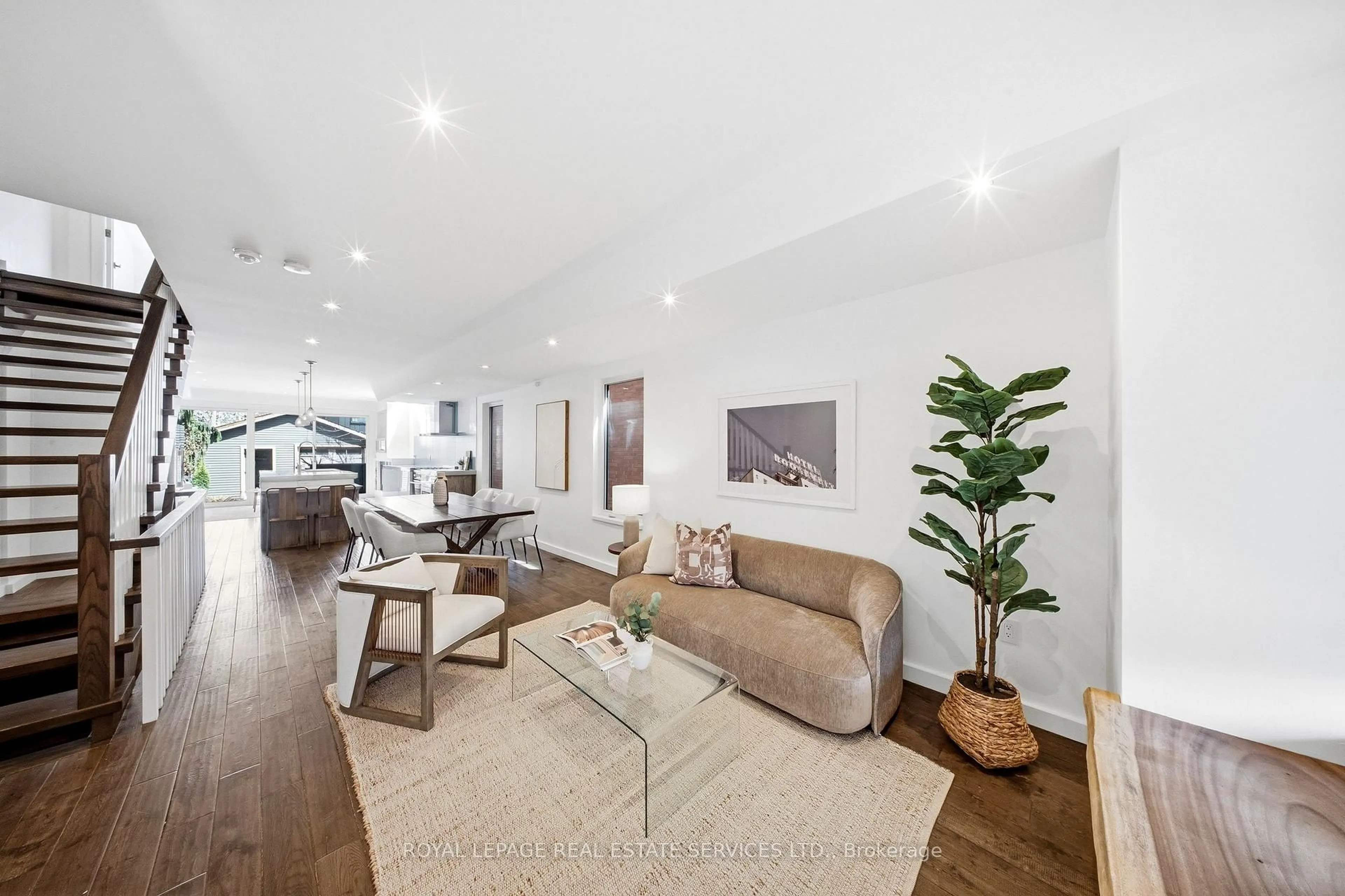 Living room with furniture, unknown for 267 Christie St, Toronto Ontario M6G 3B9