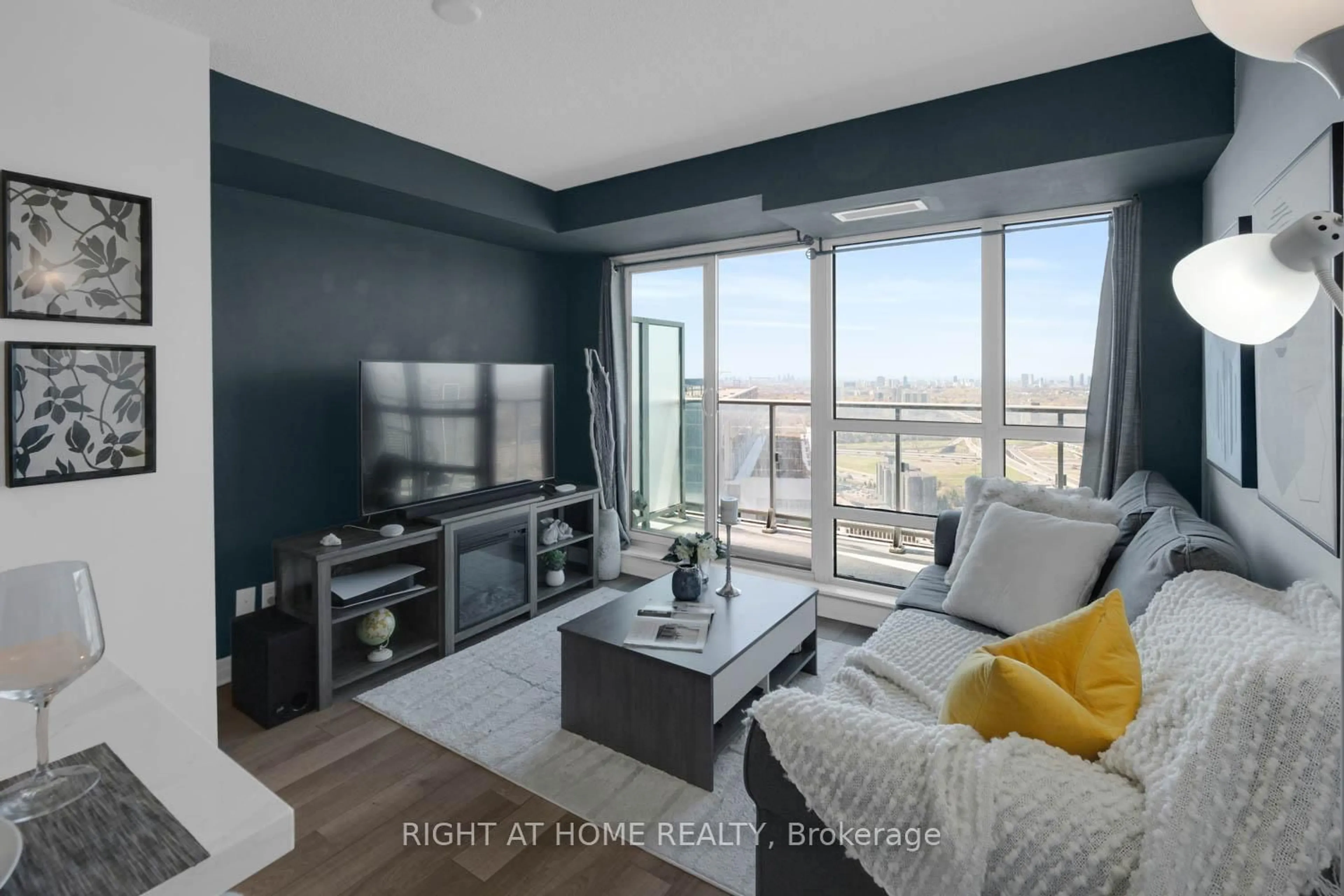 Living room with furniture, unknown for 2015 Sheppard Ave #3801, Toronto Ontario M2J 0B3