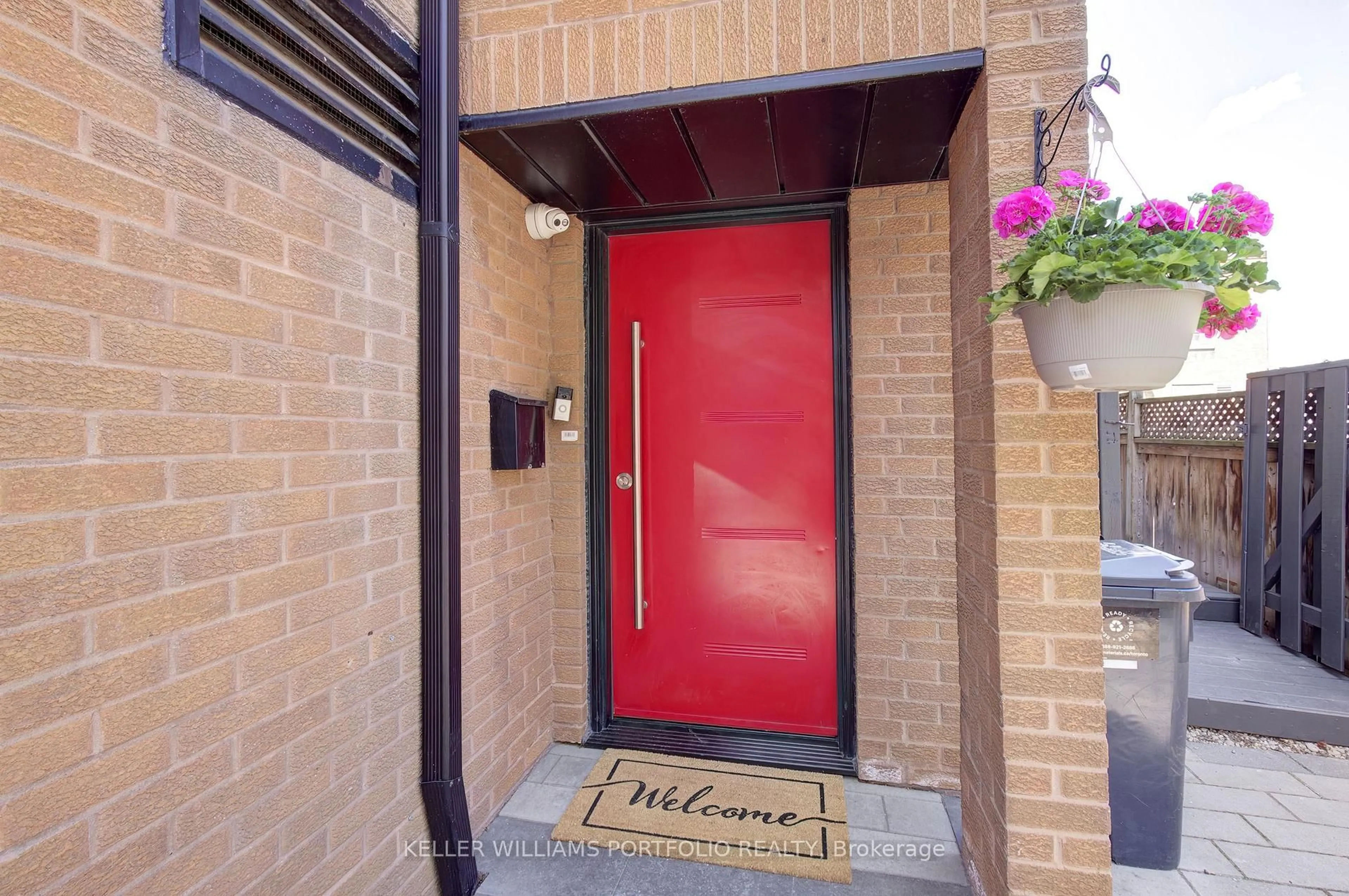 Indoor entryway for 48 Michener Crt, Toronto Ontario M6J 3R6