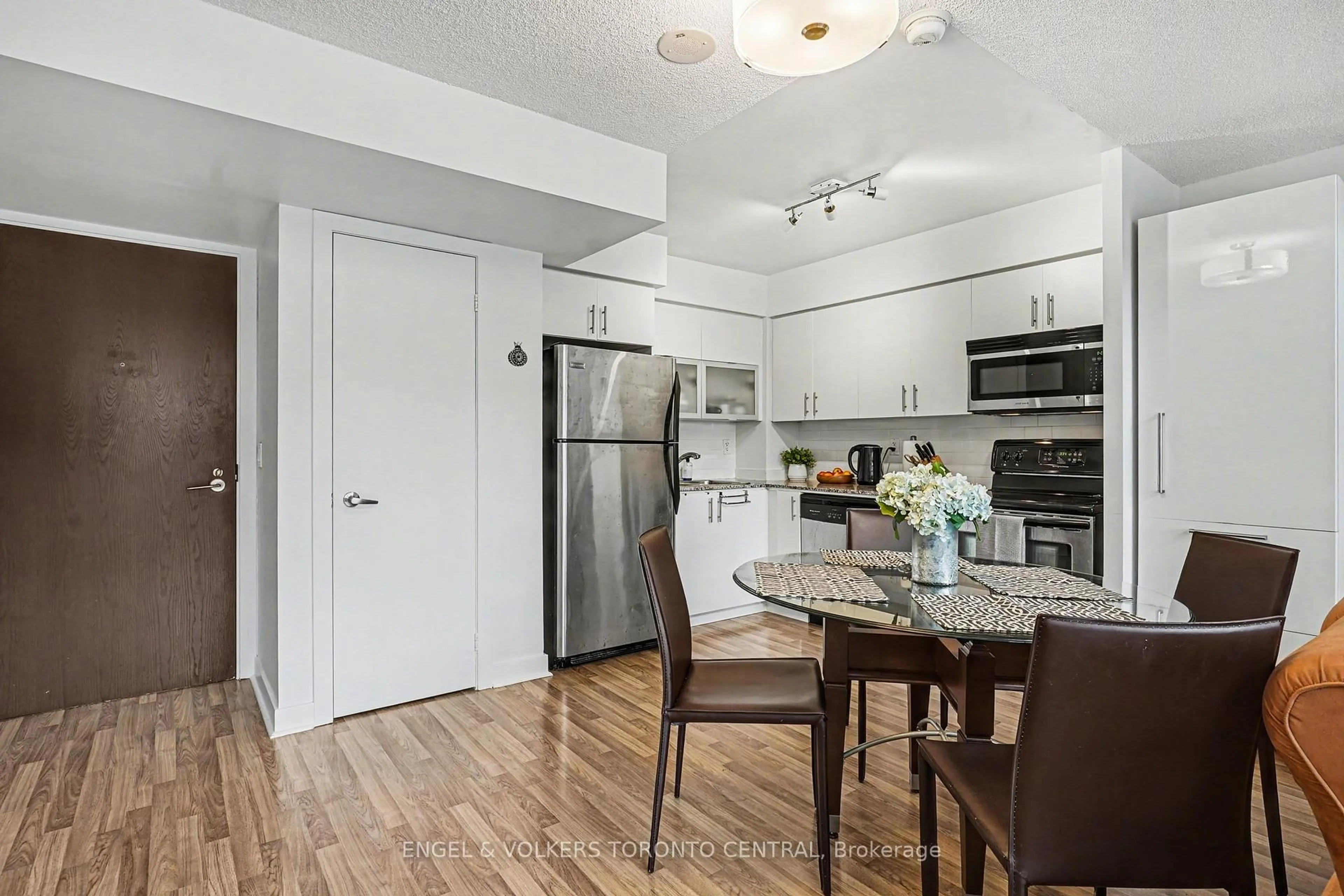 Open concept kitchen, unknown for 80 Western Battery Rd #207, Toronto Ontario M6K 3S1