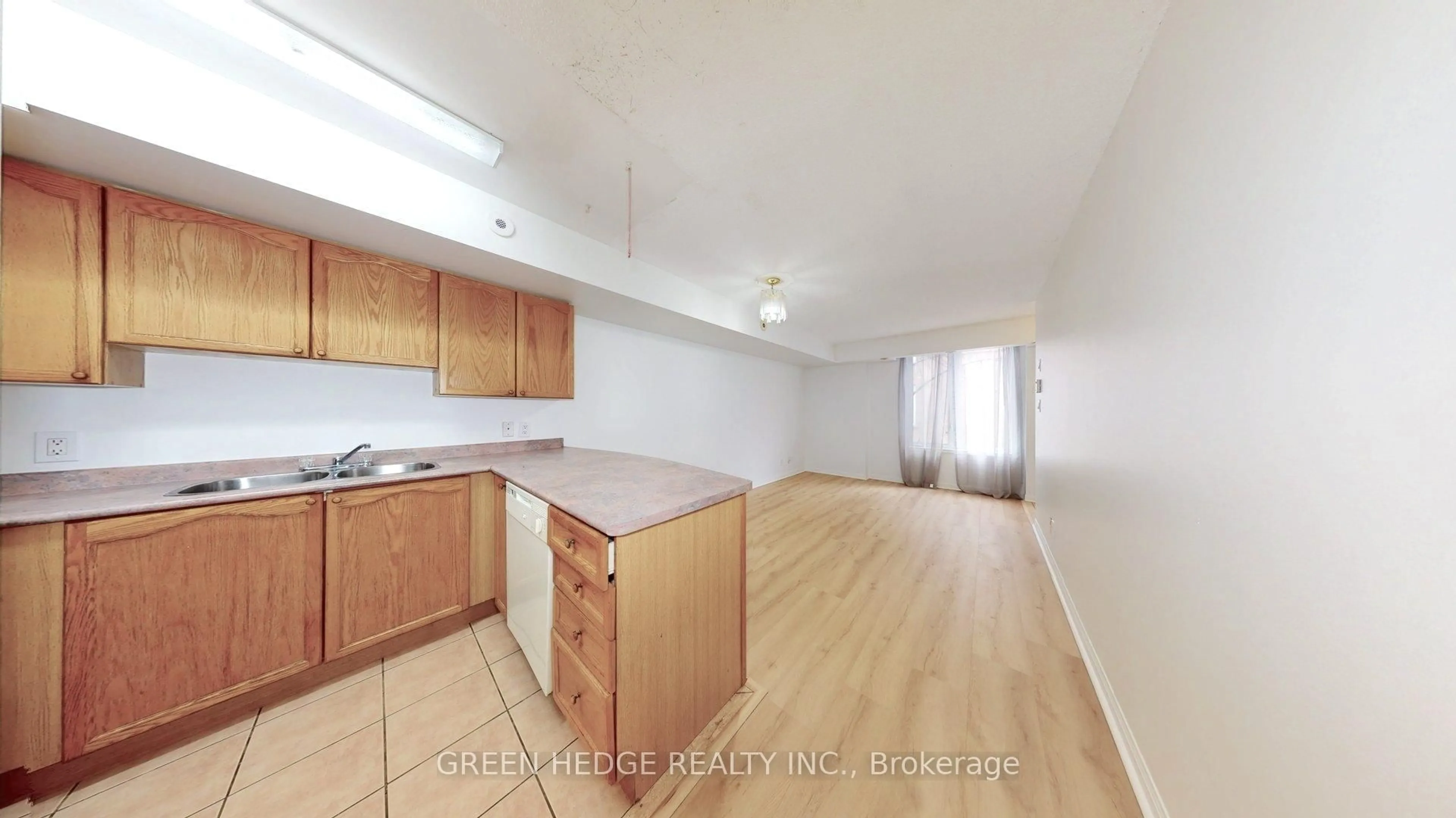 Unknown for 26 Douro St #320, Toronto Ontario M6K 3M4