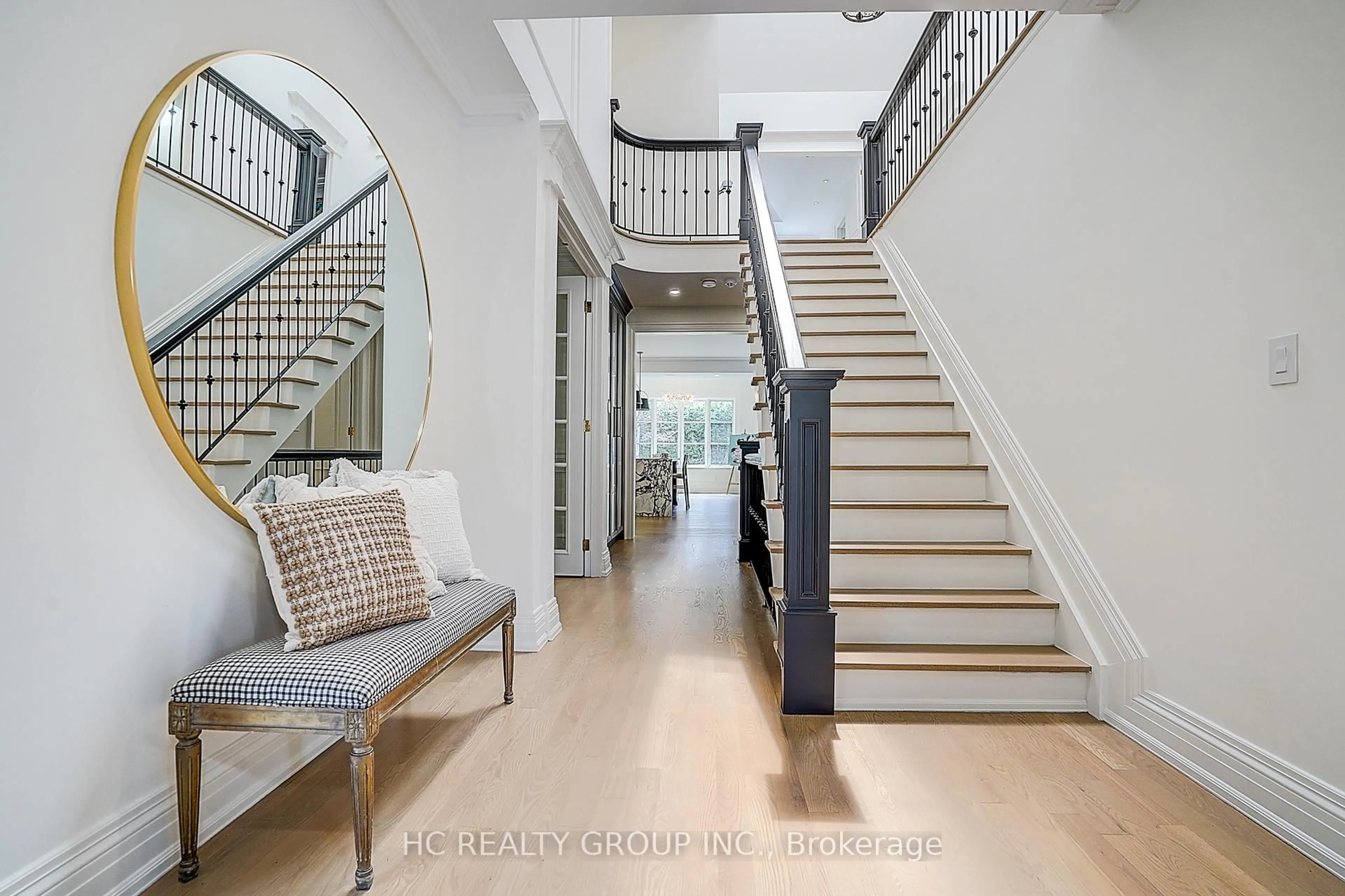 Indoor entryway for 267 St Leonards Ave, Toronto Ontario M4N 1K9