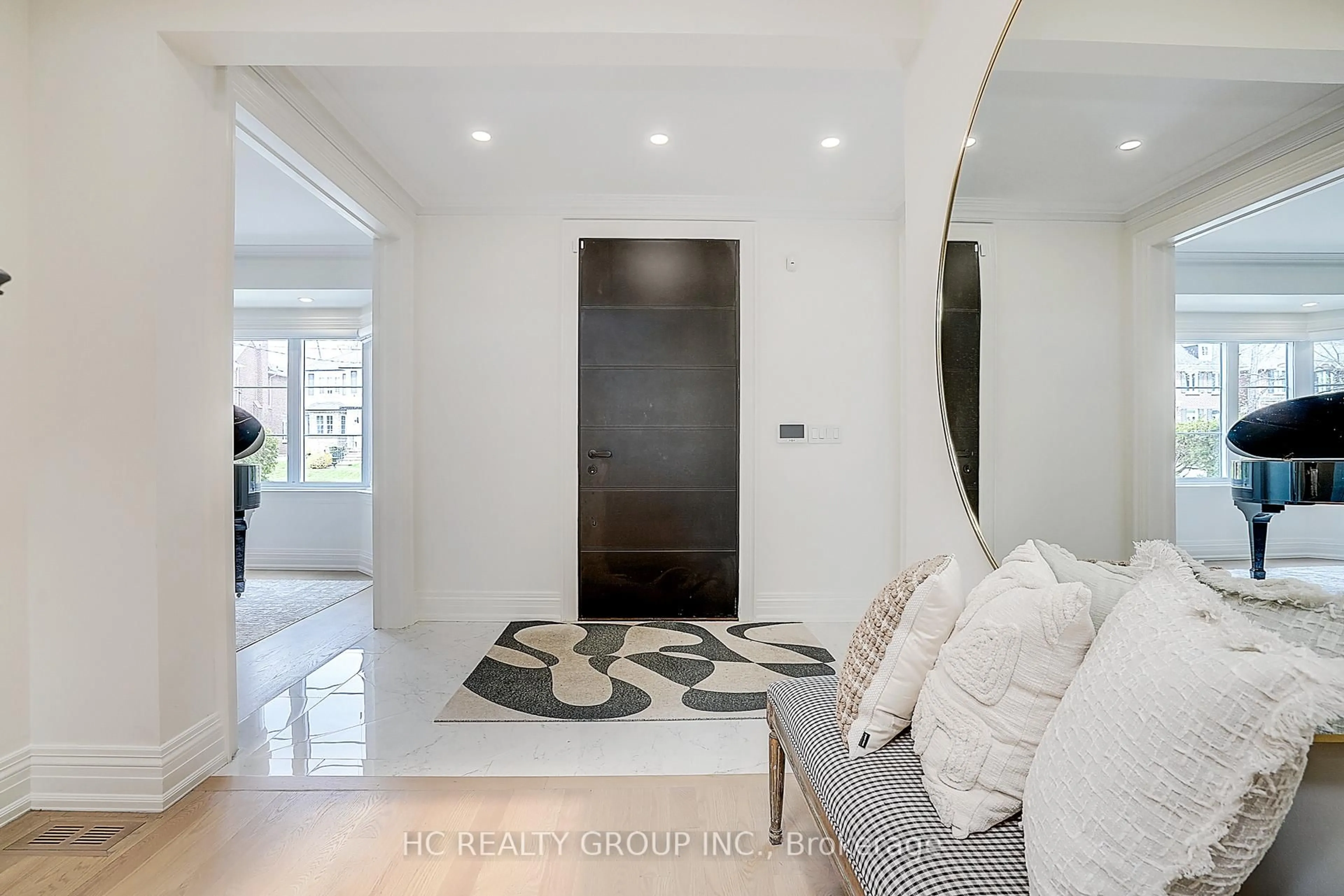Indoor entryway for 267 St Leonards Ave, Toronto Ontario M4N 1K9