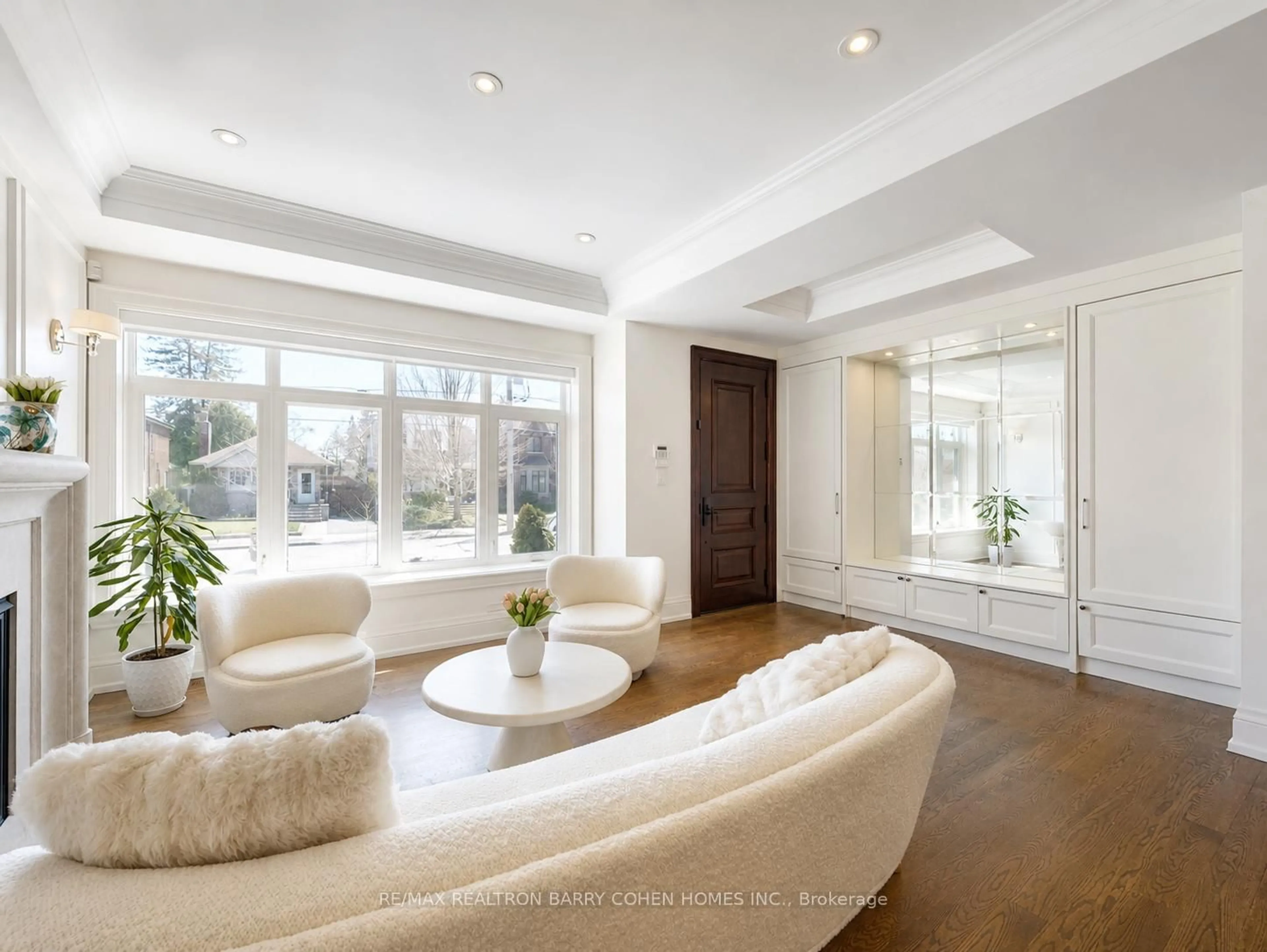 Living room with furniture, unknown for 96 Southvale Dr, Toronto Ontario M4G 1G5