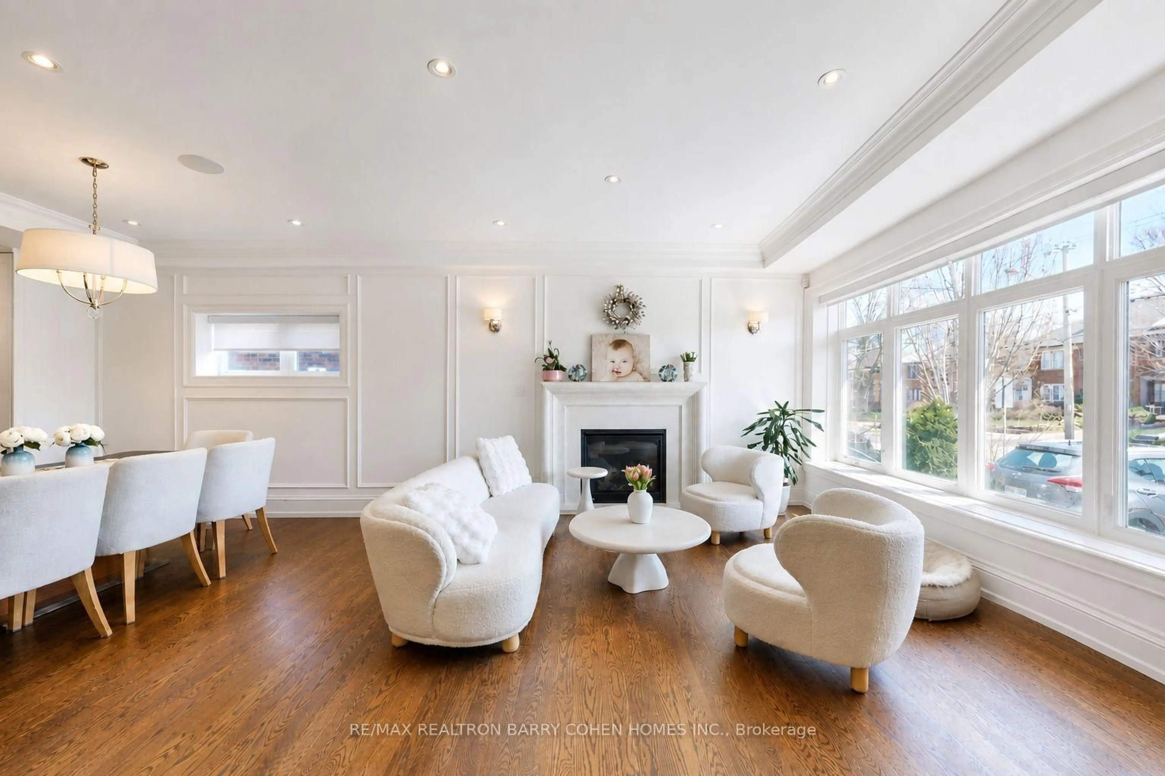 Living room with furniture, unknown for 96 Southvale Dr, Toronto Ontario M4G 1G5