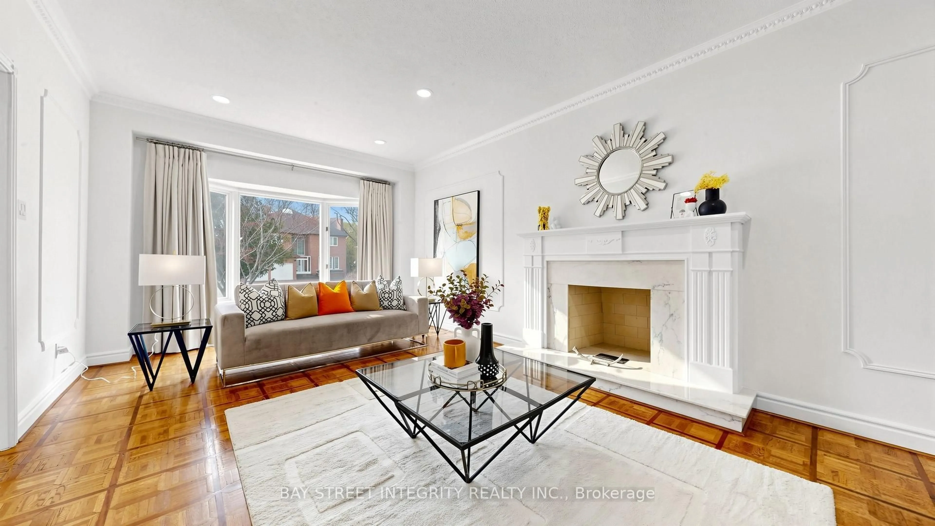 Living room with furniture, unknown for 280 Kingsdale Ave, Toronto Ontario M2N 3X4