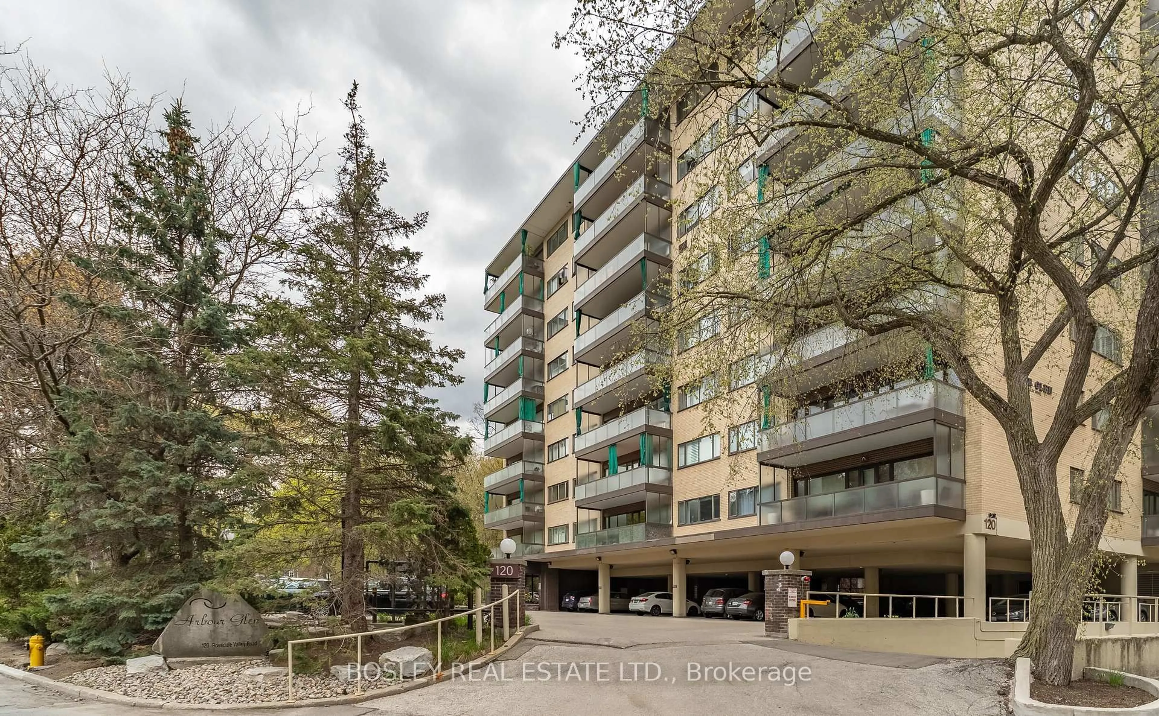 Patio, street for 120 Rosedale Valley Rd #505, Toronto Ontario M4W 1P8