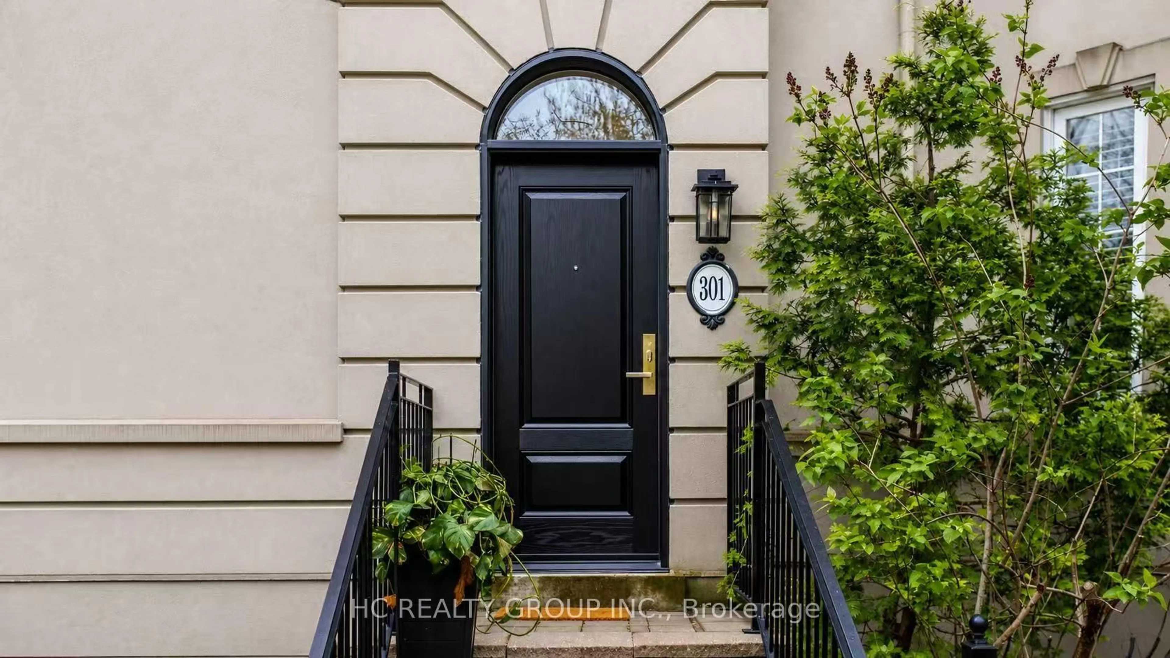 Indoor entryway for 11 Everson Dr #301, Toronto Ontario M2N 7B9
