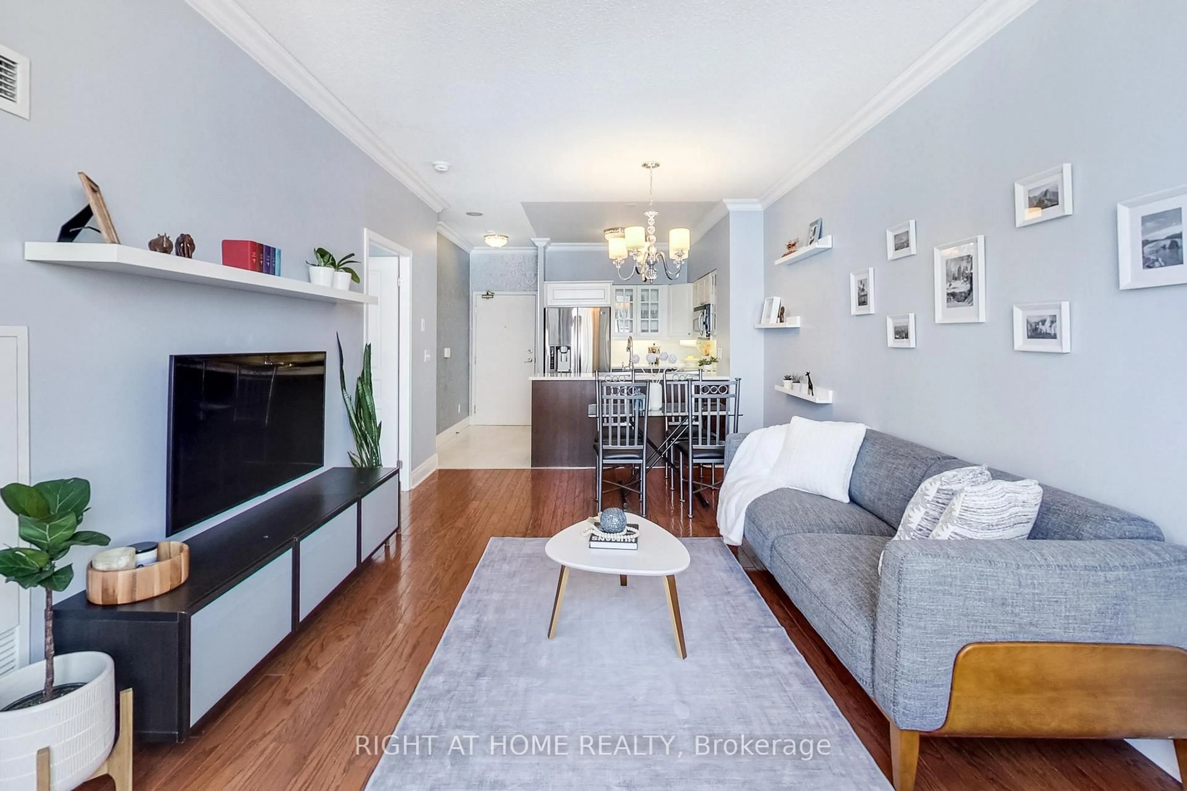 Living room with furniture, wood/laminate floor for 55 Harrison Garden Blvd #Ph6, Toronto Ontario M2N 7G3