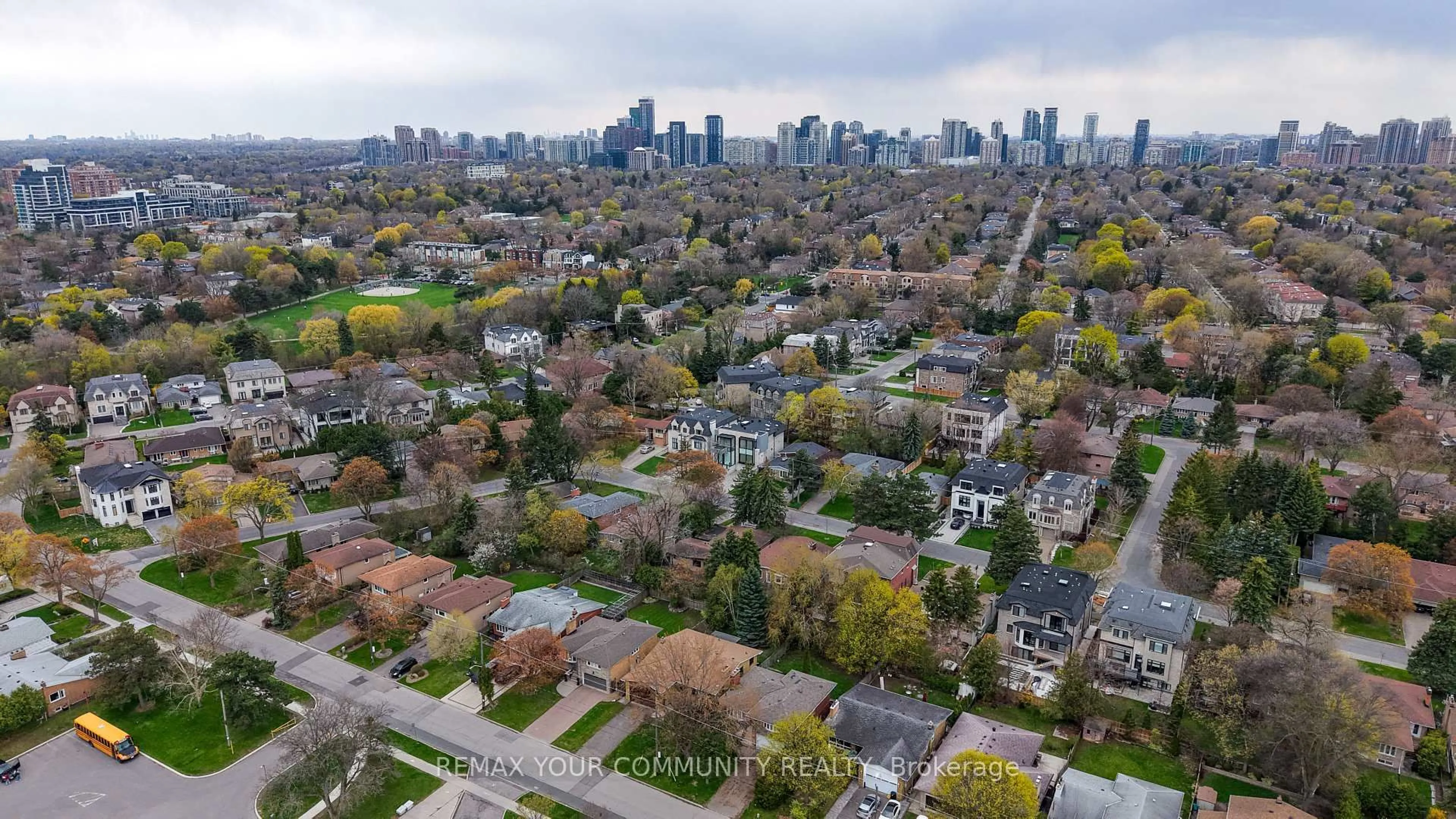 A pic from outside/outdoor area/front of a property/back of a property/a pic from drone, city buildings view from balcony for 28 Bunty Lane, Toronto Ontario M2K 1W6