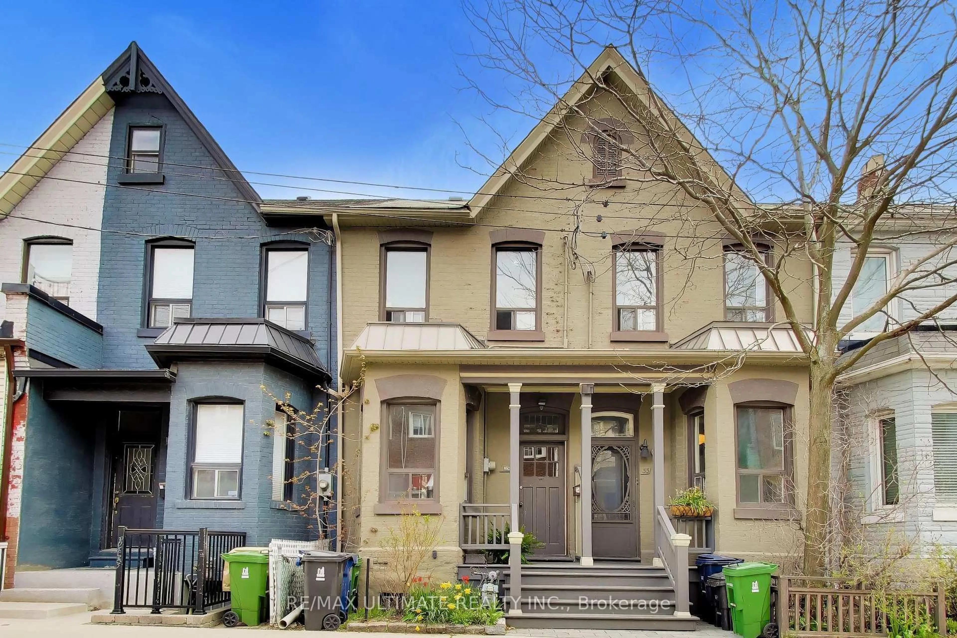 Home with brick exterior material, street for 35 Manning Ave, Toronto Ontario M6J 2K3