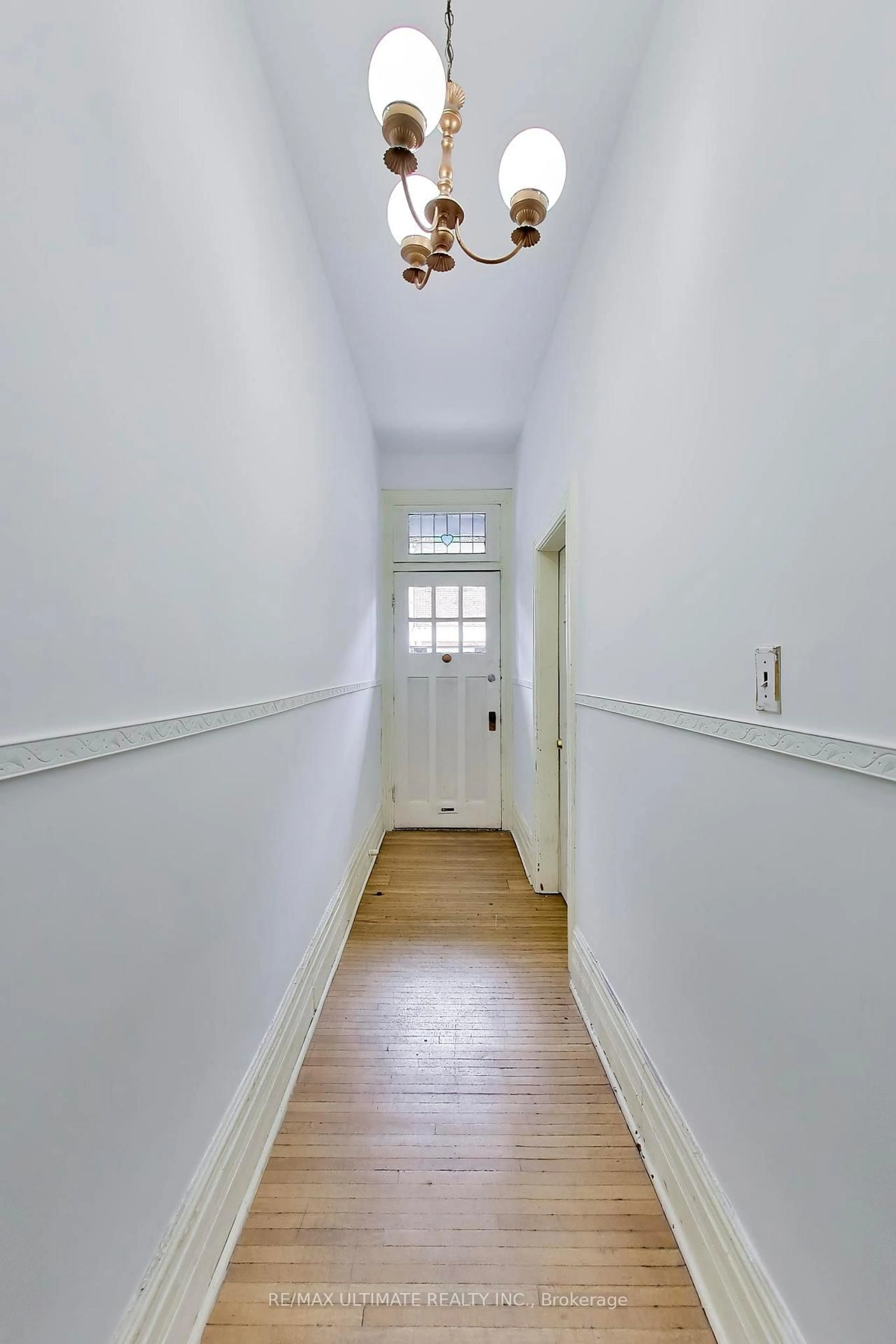 Indoor entryway for 35 Manning Ave, Toronto Ontario M6J 2K3