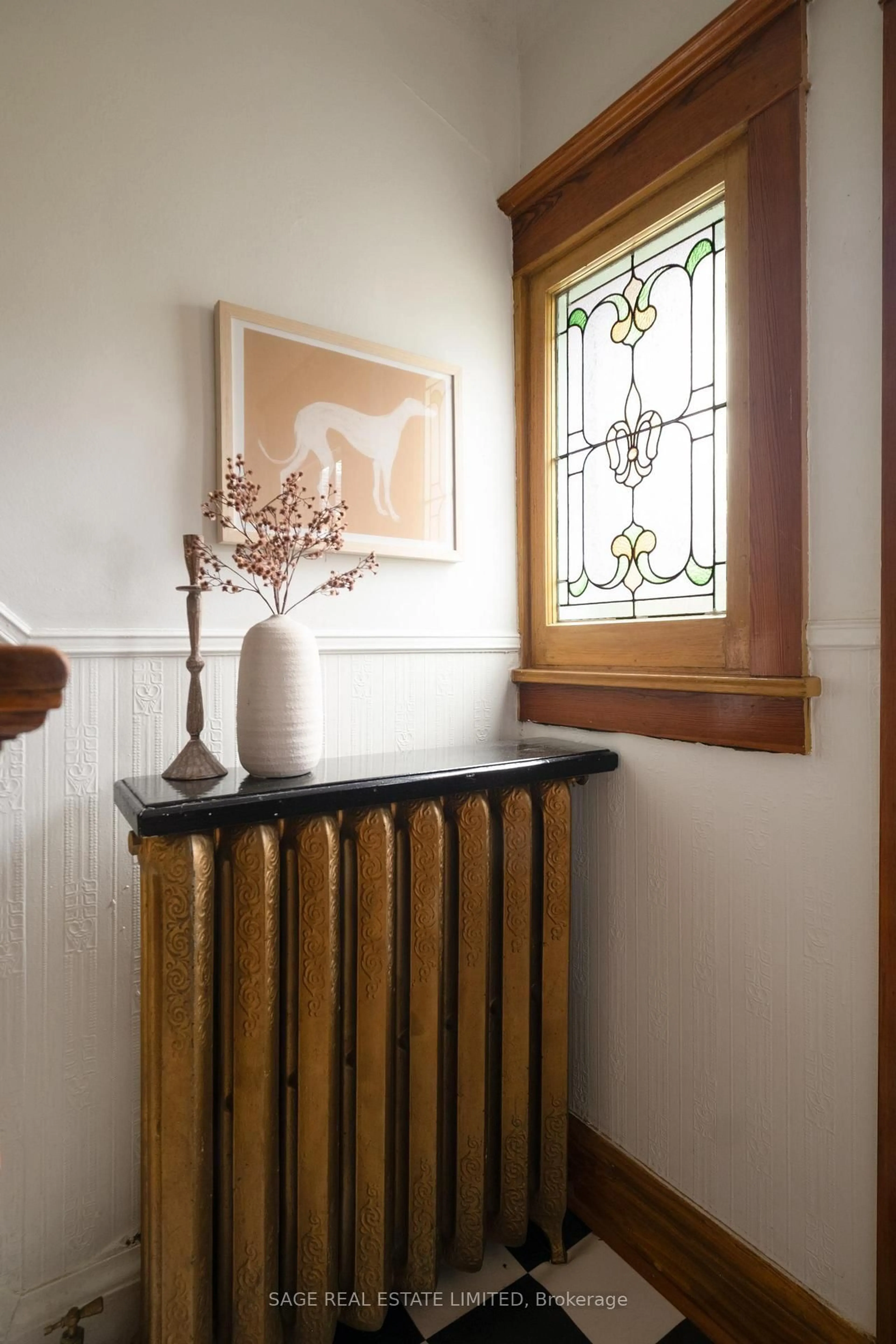 Indoor entryway for 230 Shaw St, Toronto Ontario M6J 2W8