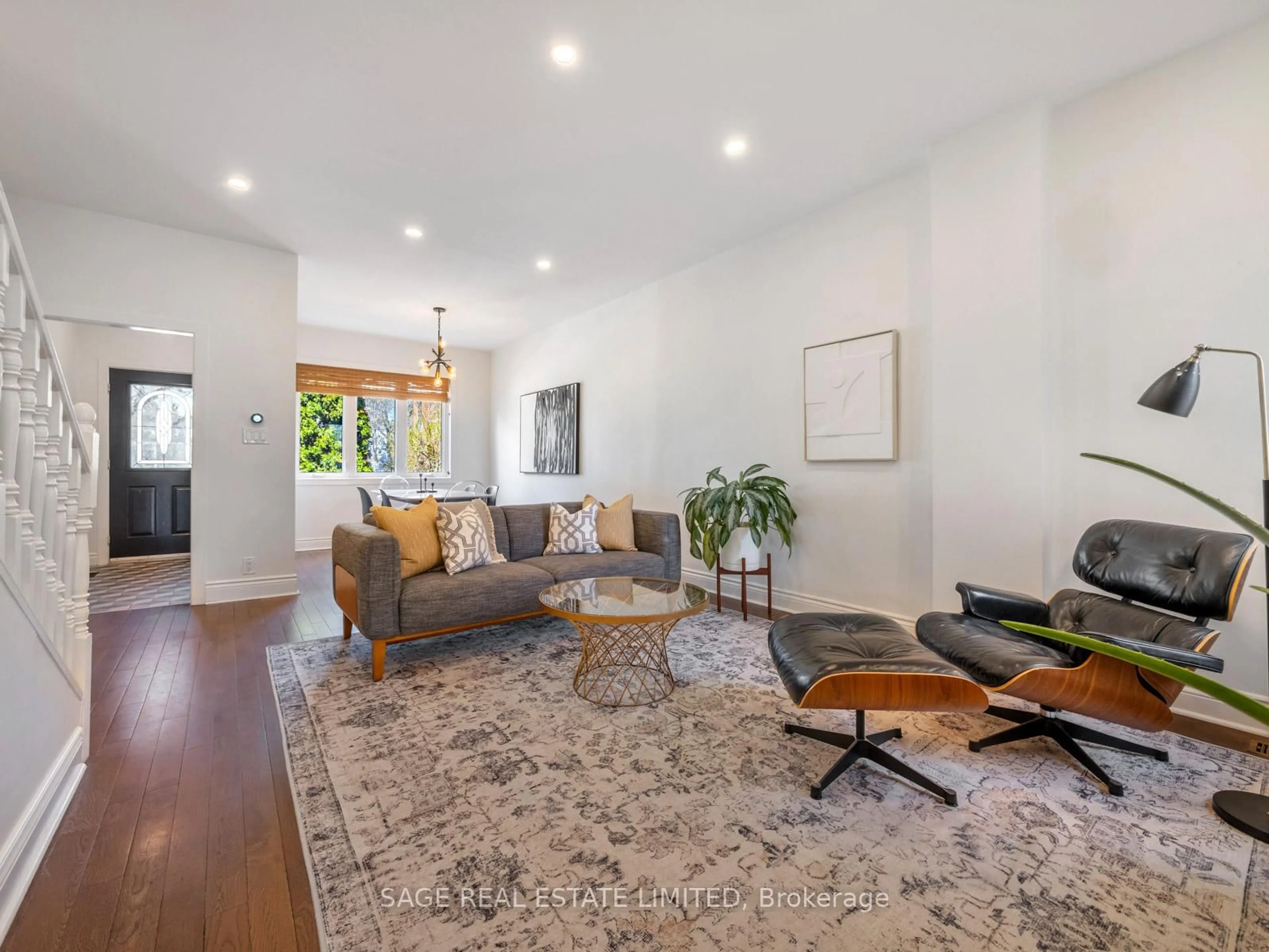 Living room with furniture, unknown for 45 Shirley St, Toronto Ontario M6K 1S8