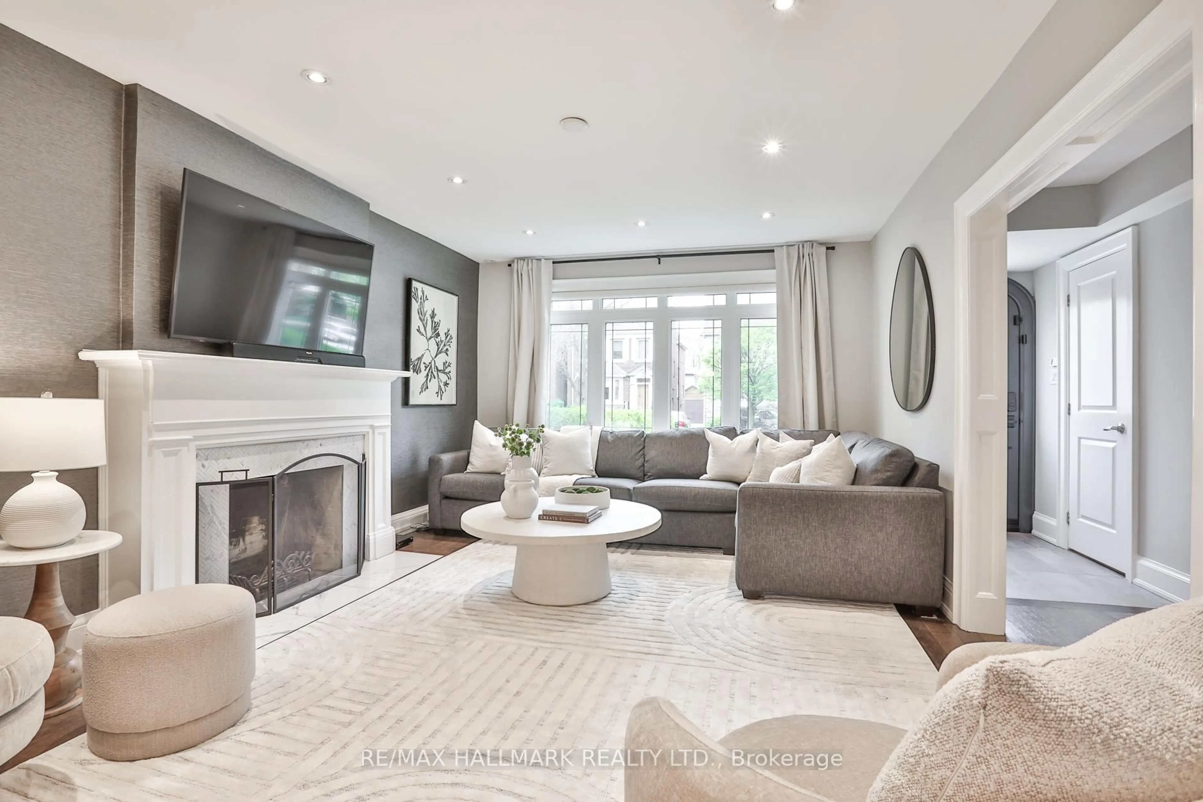Living room with furniture, unknown for 151 Chiltern Hill Rd, Toronto Ontario M6C 3C3
