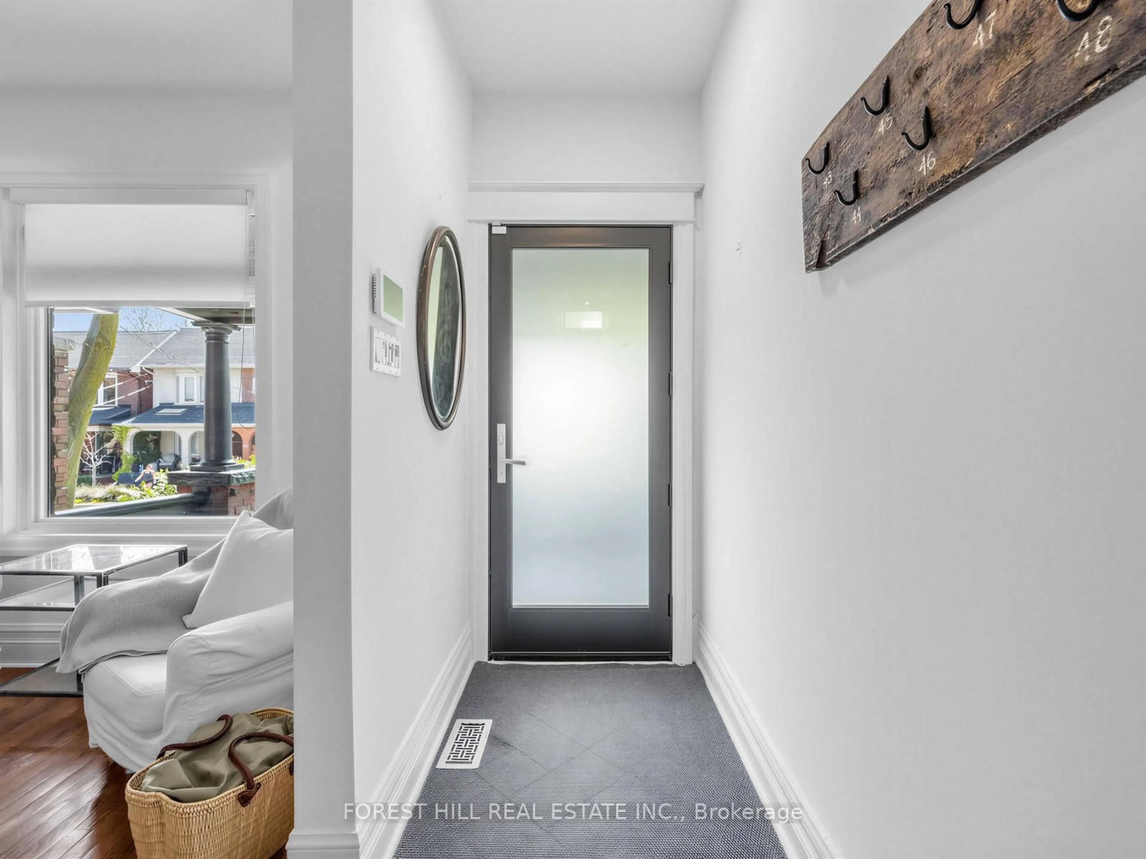 Indoor entryway for 163 Rushton Rd, Toronto Ontario M6G 3H9