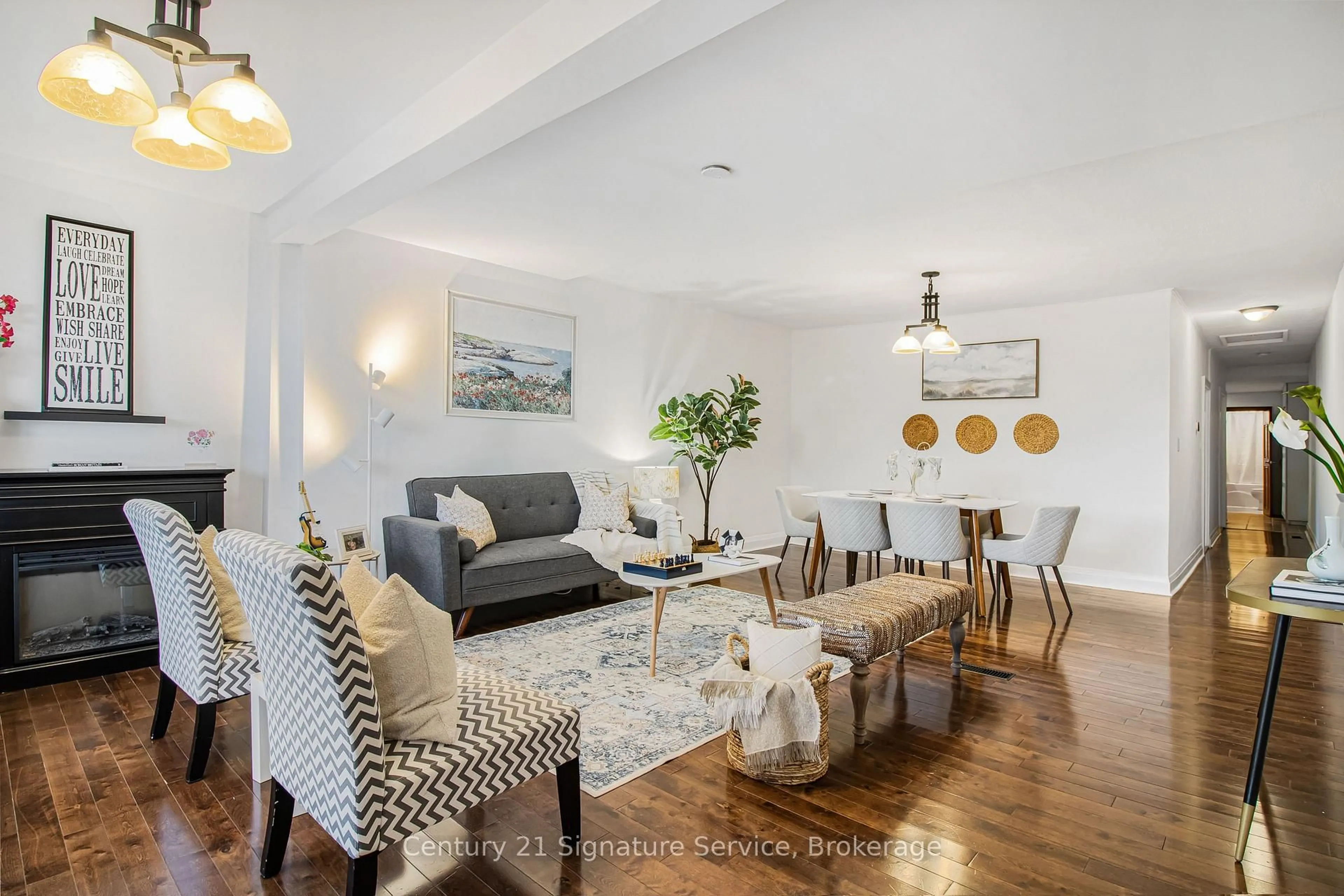 Living room with furniture, unknown for 527 Westmount Ave, Toronto Ontario M6E 3N6