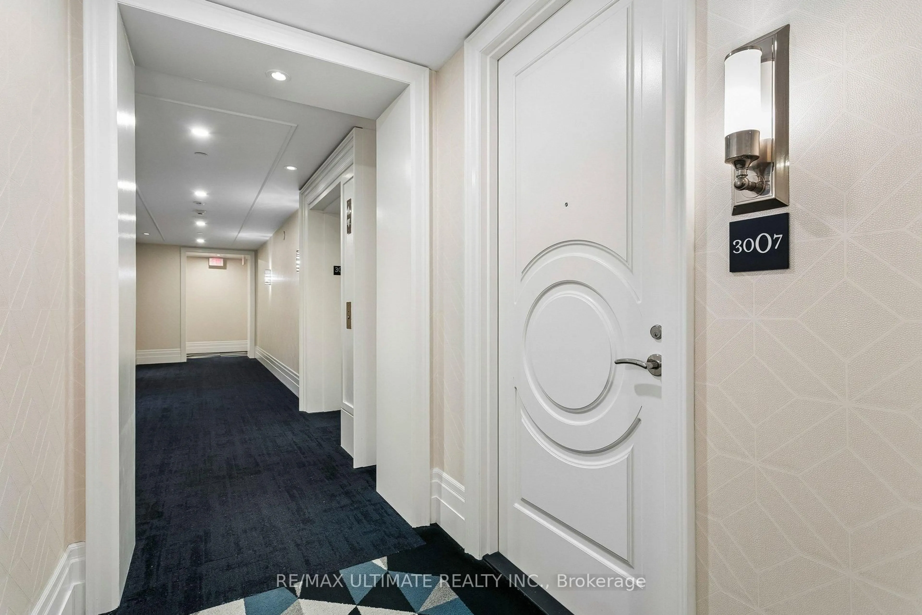 Indoor foyer for 88 Blue Jays Way #3007, Toronto Ontario M5V 0L7