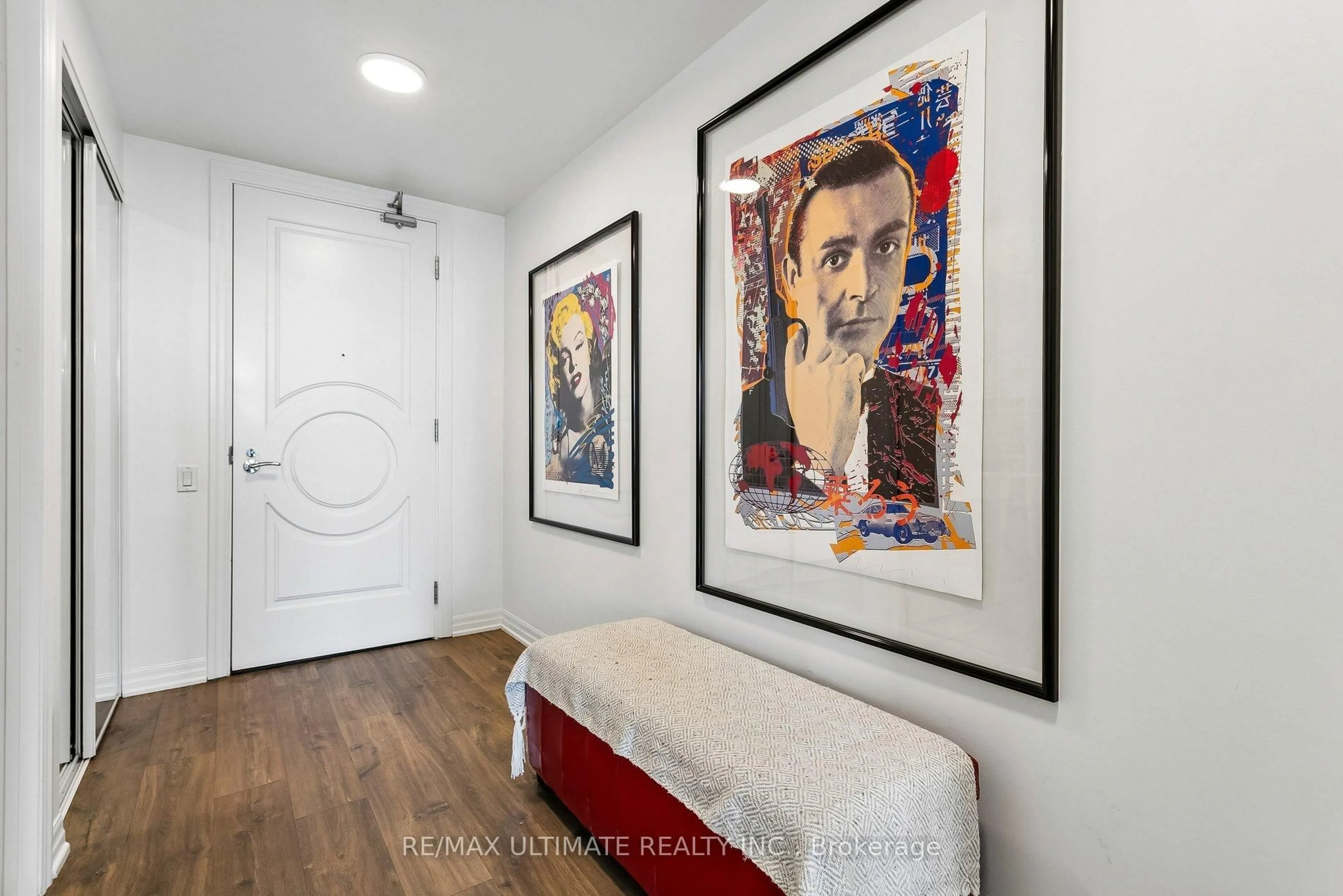 Indoor entryway for 88 Blue Jays Way #3007, Toronto Ontario M5V 0L7