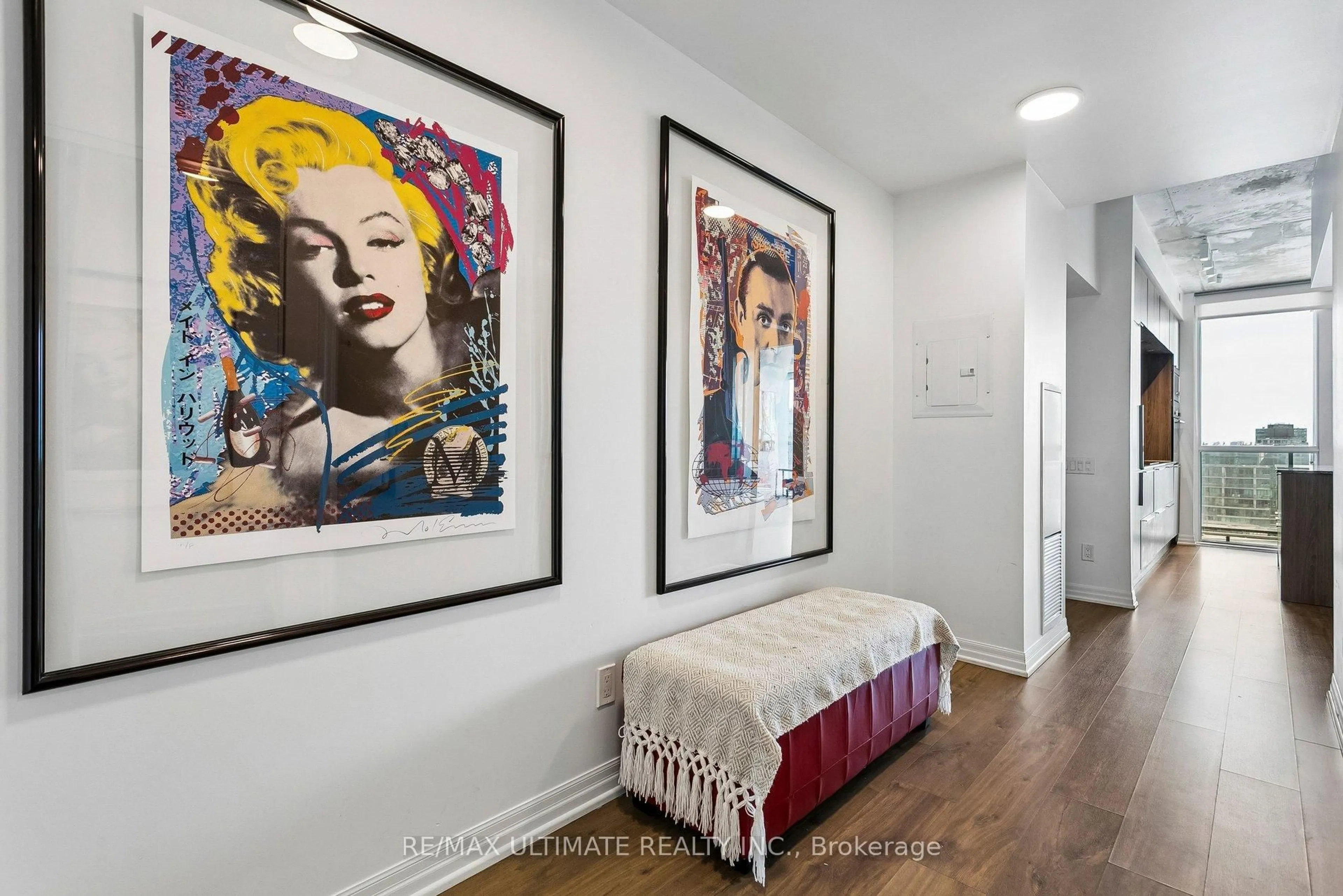 Indoor entryway for 88 Blue Jays Way #3007, Toronto Ontario M5V 0L7