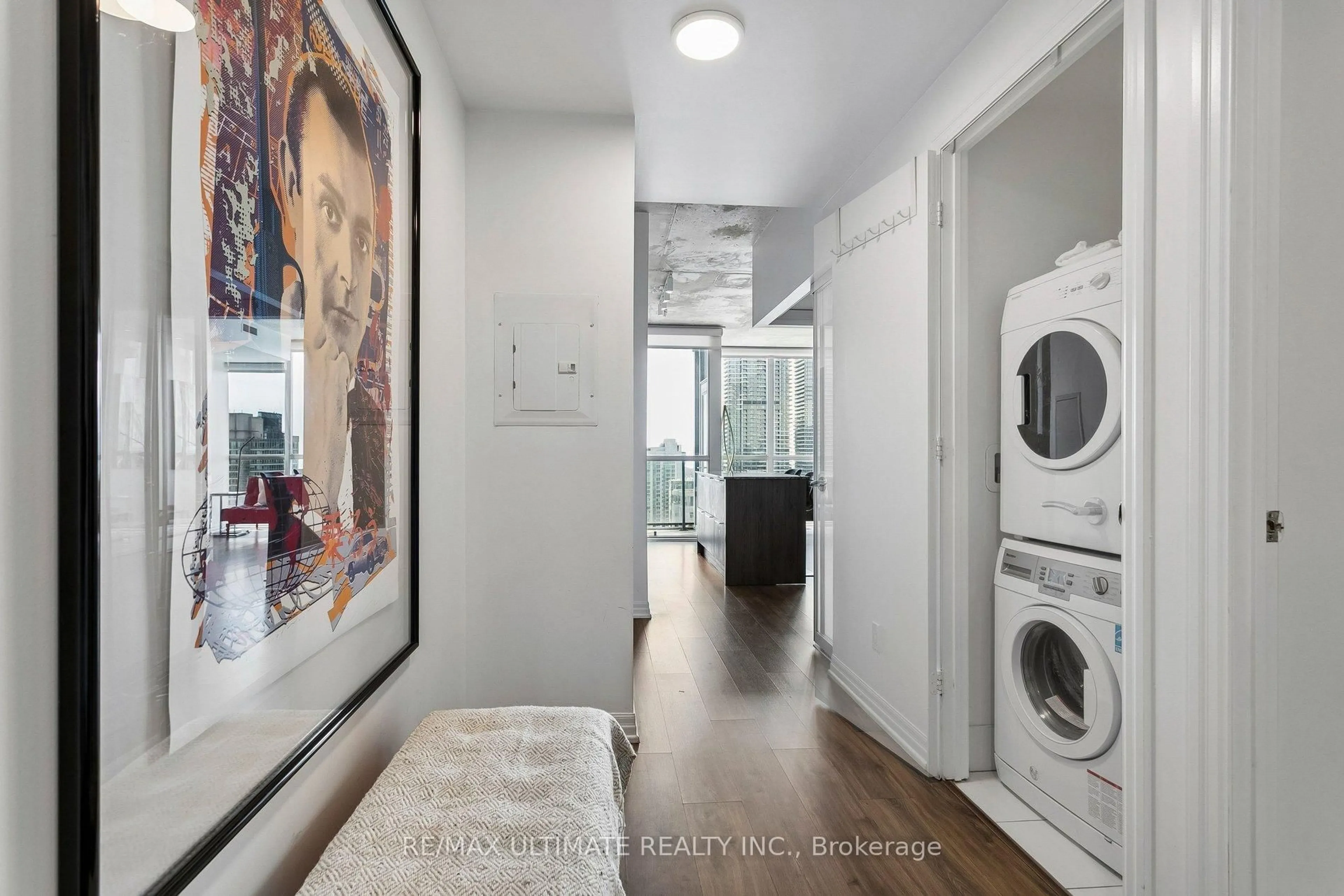 Indoor entryway for 88 Blue Jays Way #3007, Toronto Ontario M5V 0L7