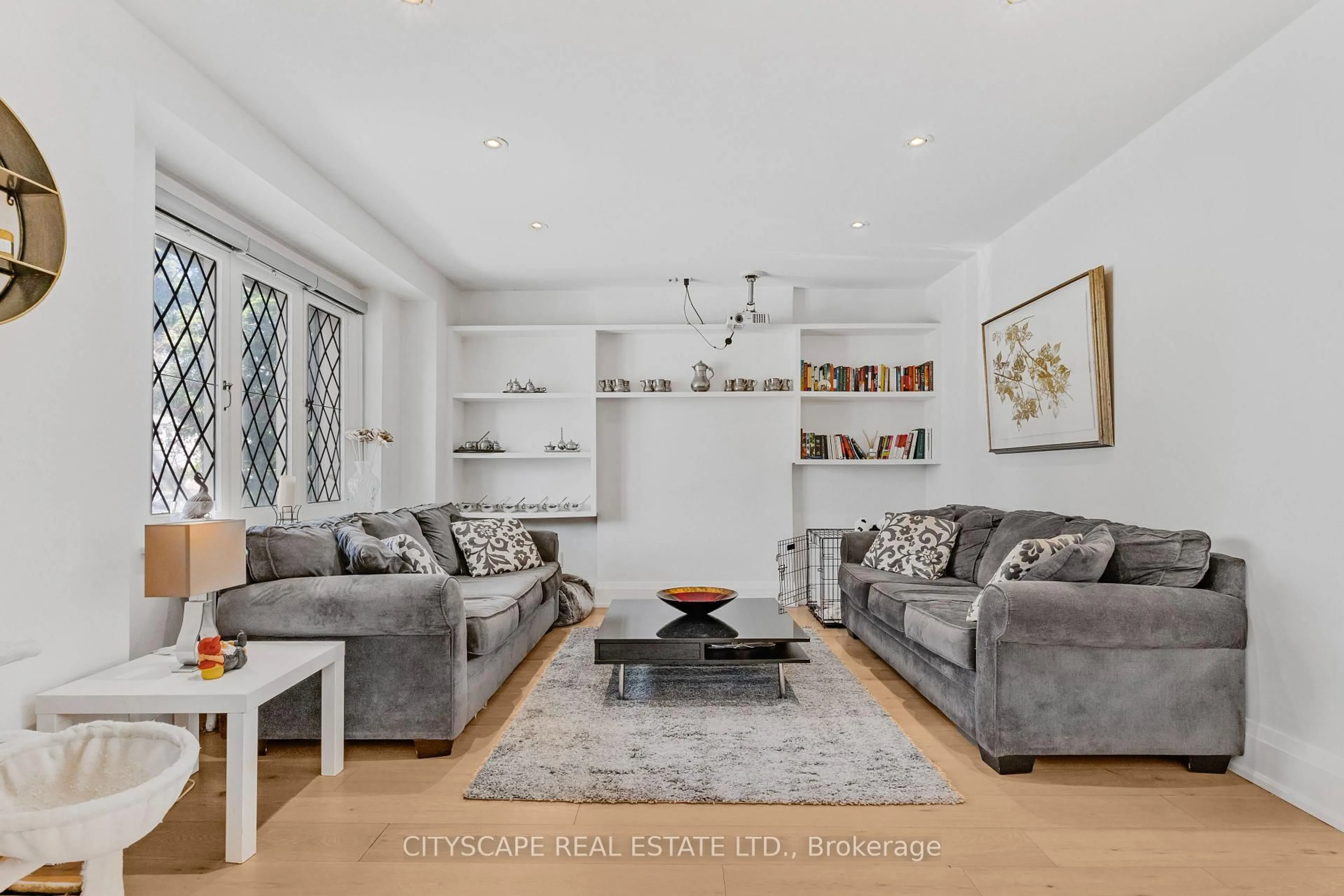 Living room with furniture, unknown for 555 Castlefield Ave, Toronto Ontario M5N 1L7