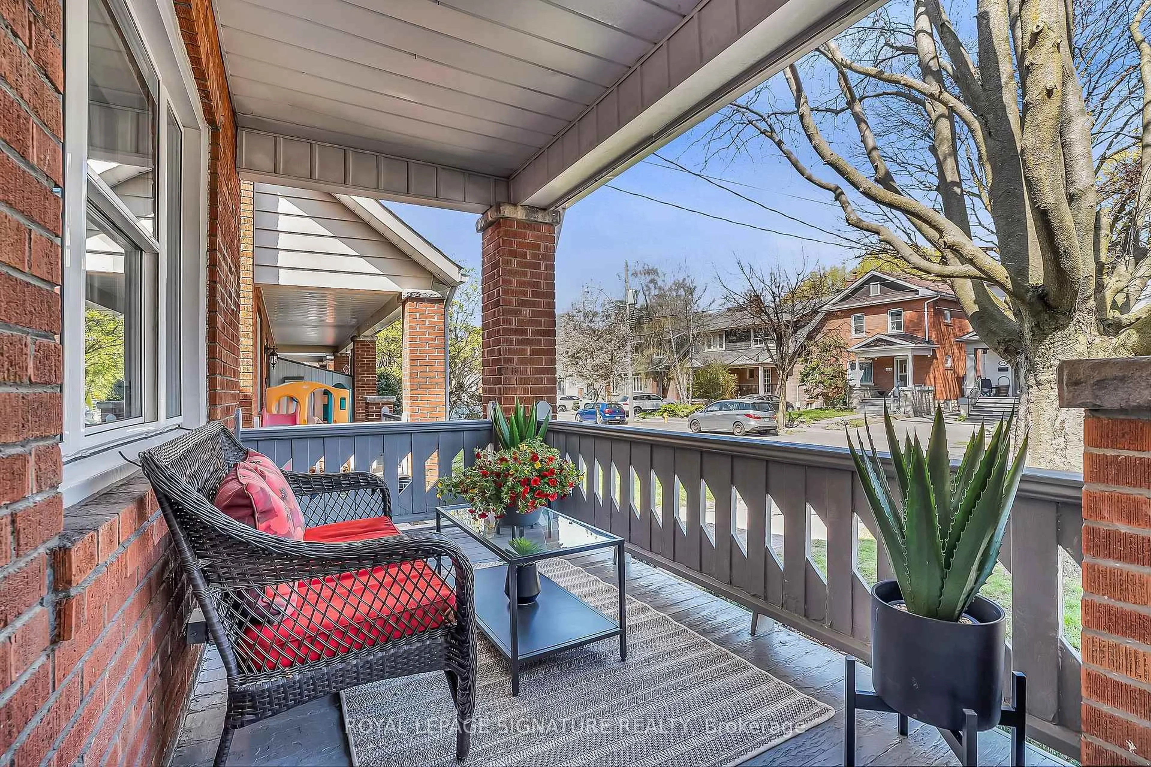 Patio, street for 473 Hillsdale Ave, Toronto Ontario M4S 1V1