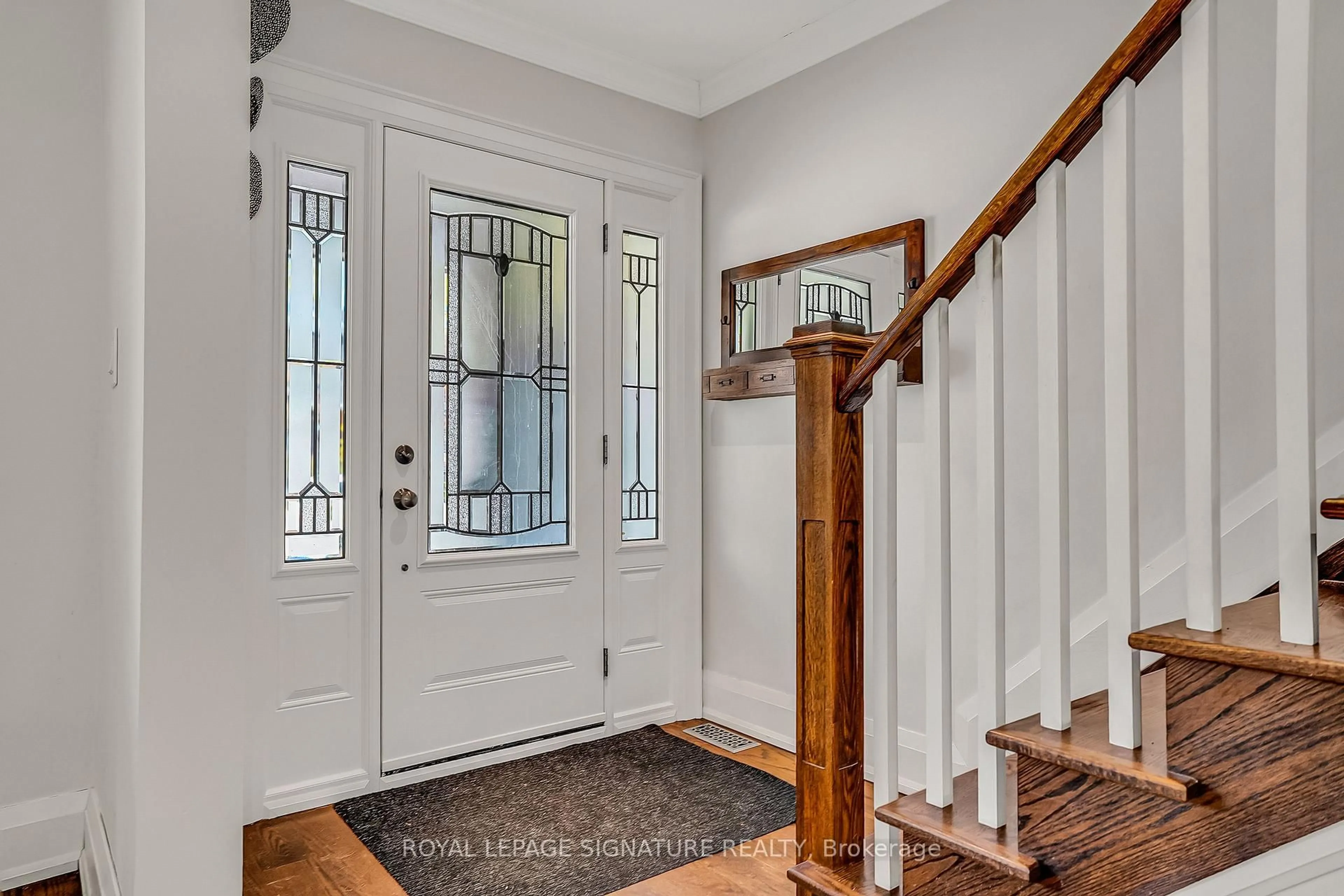 Indoor entryway for 473 Hillsdale Ave, Toronto Ontario M4S 1V1