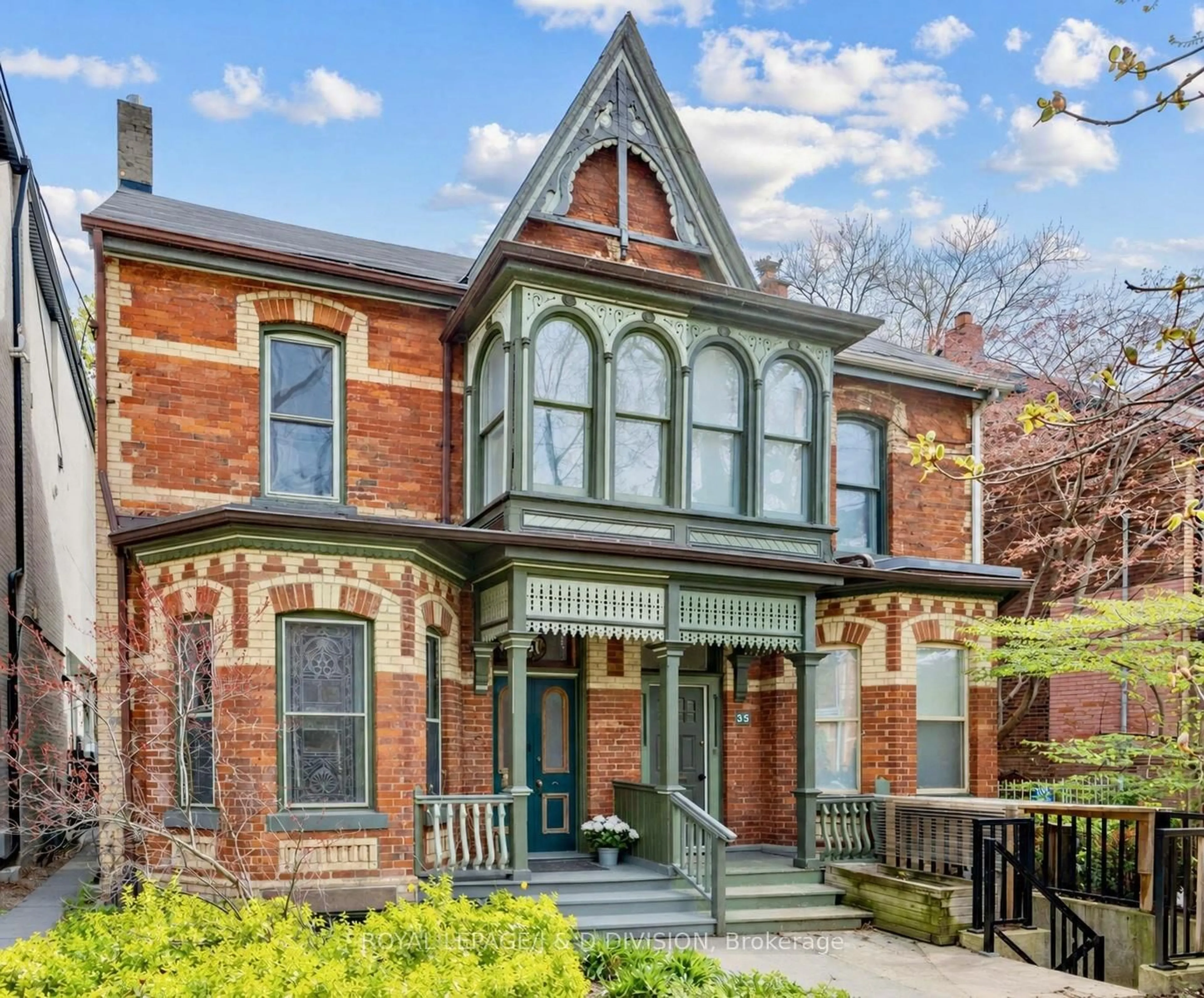 Home with brick exterior material, street for 37 Henry St, Toronto Ontario M5T 1W9