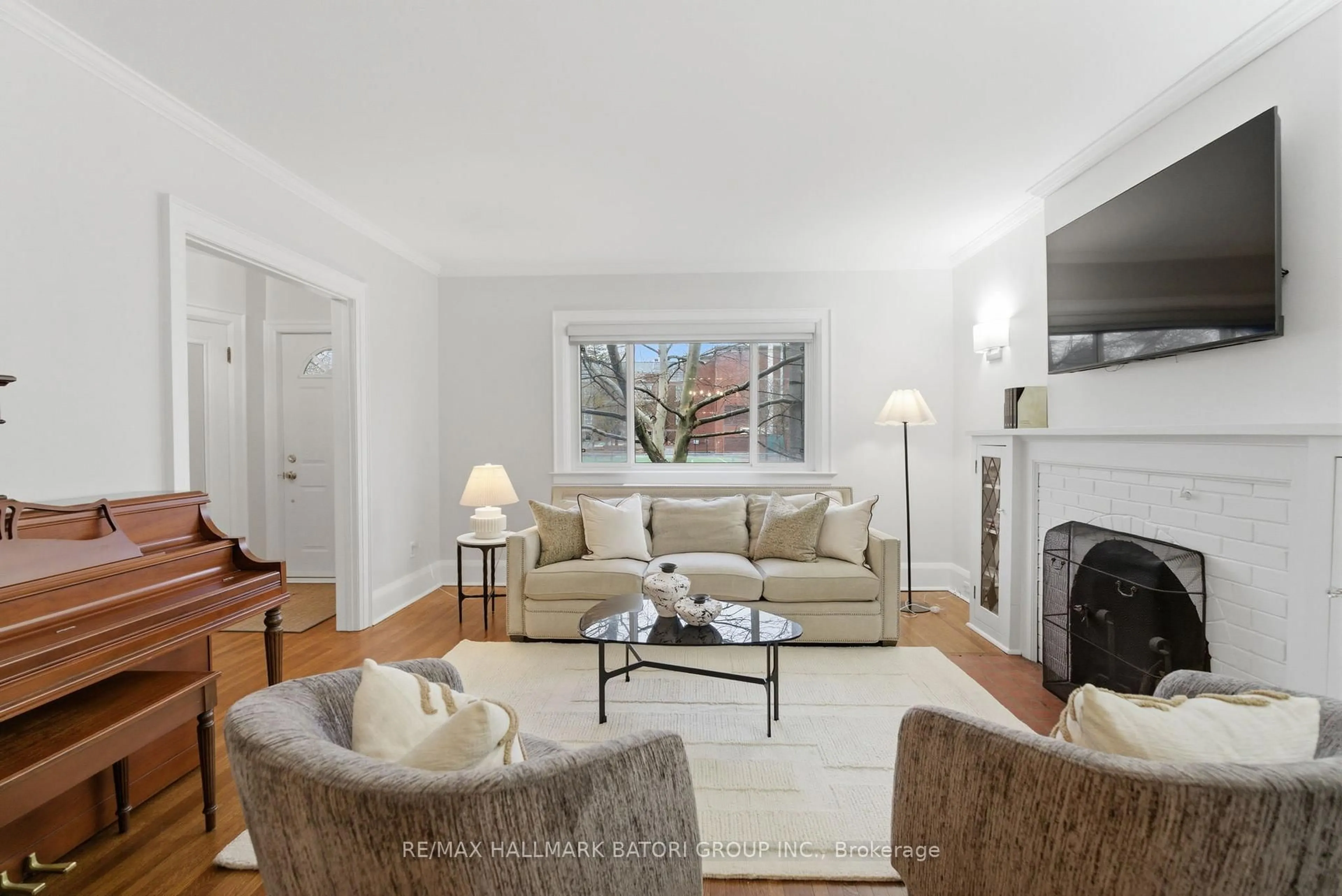 Living room with furniture, unknown for 197 Greer Rd, Toronto Ontario M5M 3N4