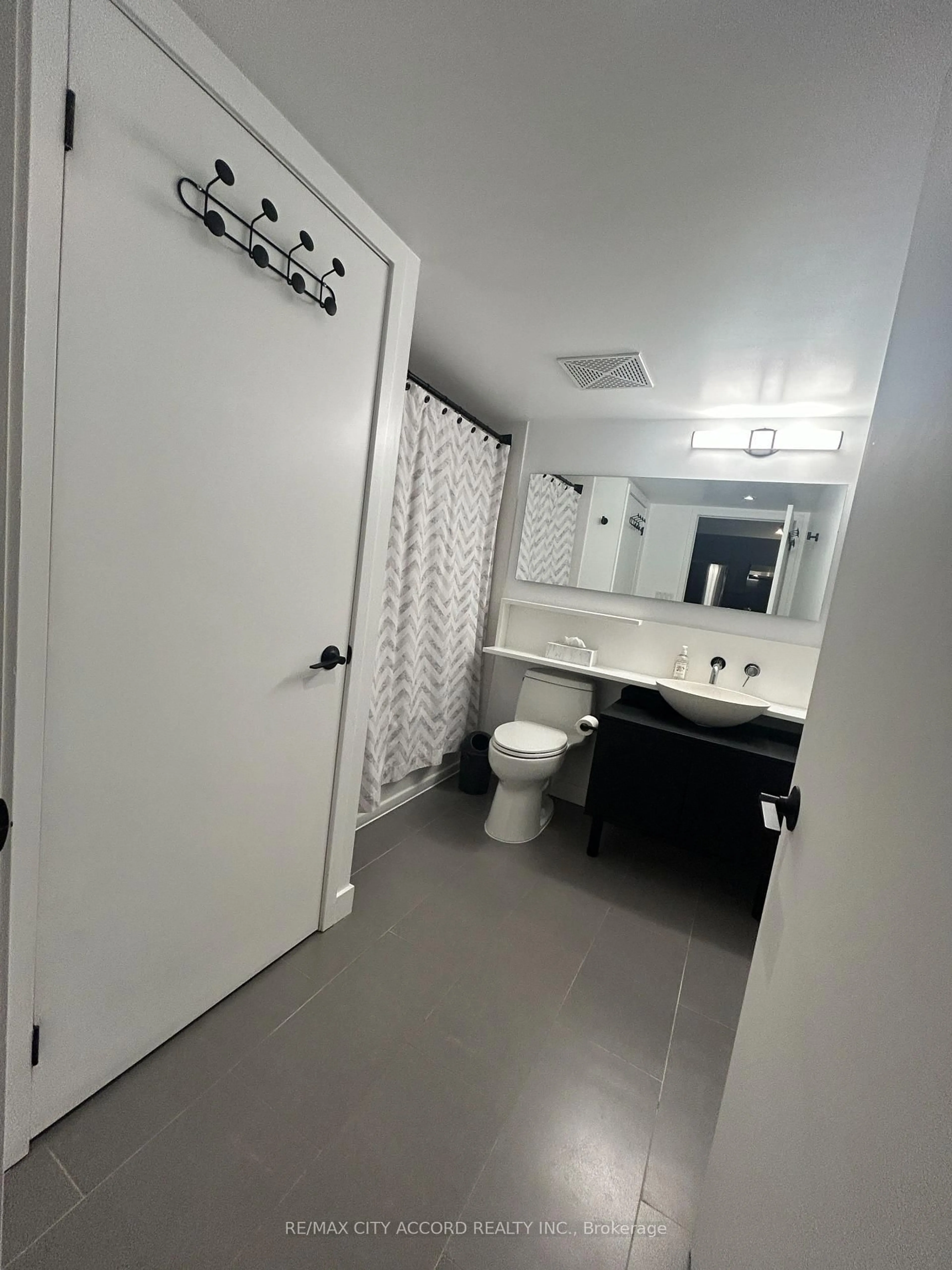 A pic of a room for 15 Fort York Blvd Blvd #1505, Toronto Ontario M5V 3Y4