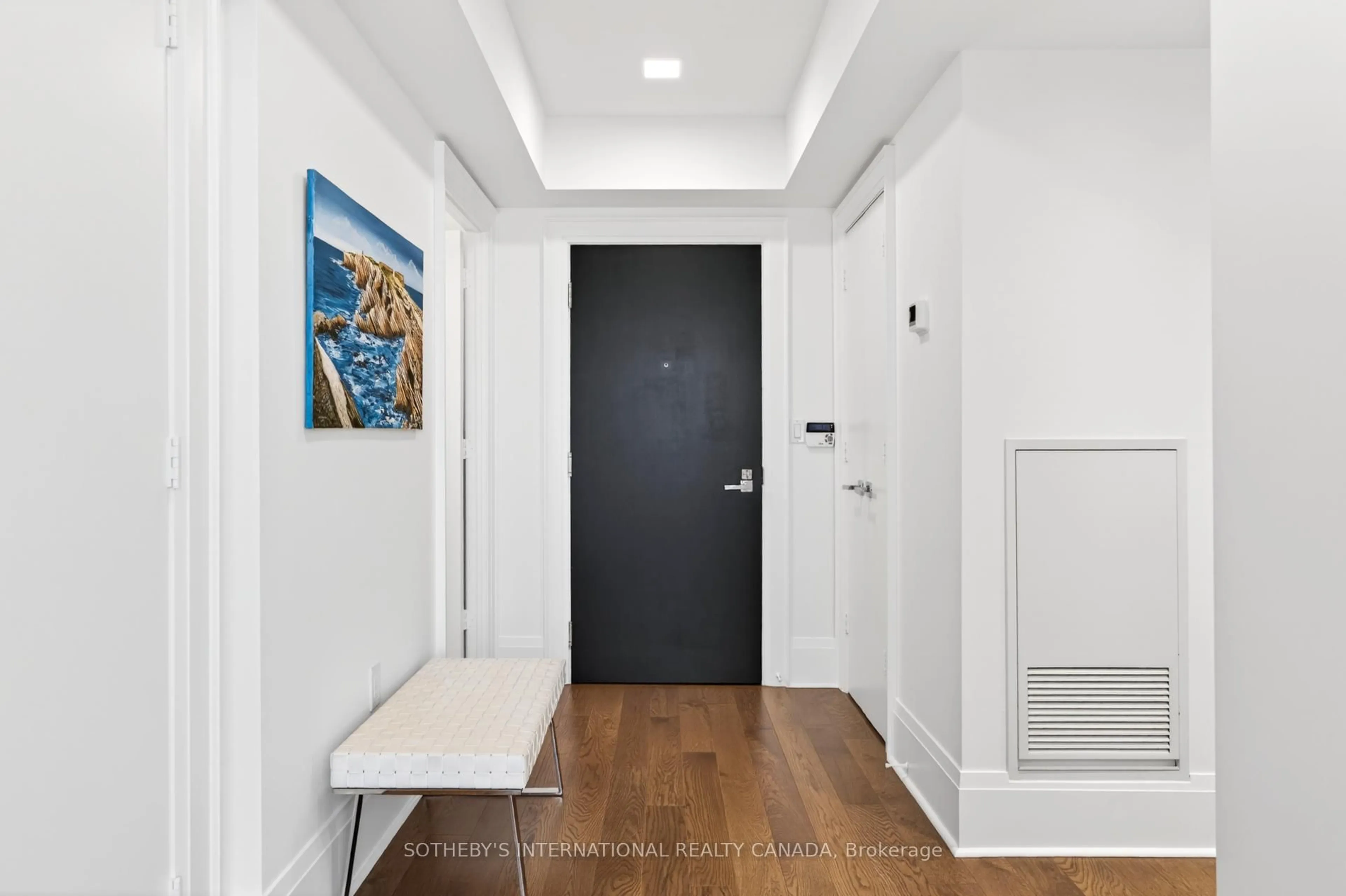 Indoor entryway for 29 Queens Quay #Th 115, Toronto Ontario M5E 0A4