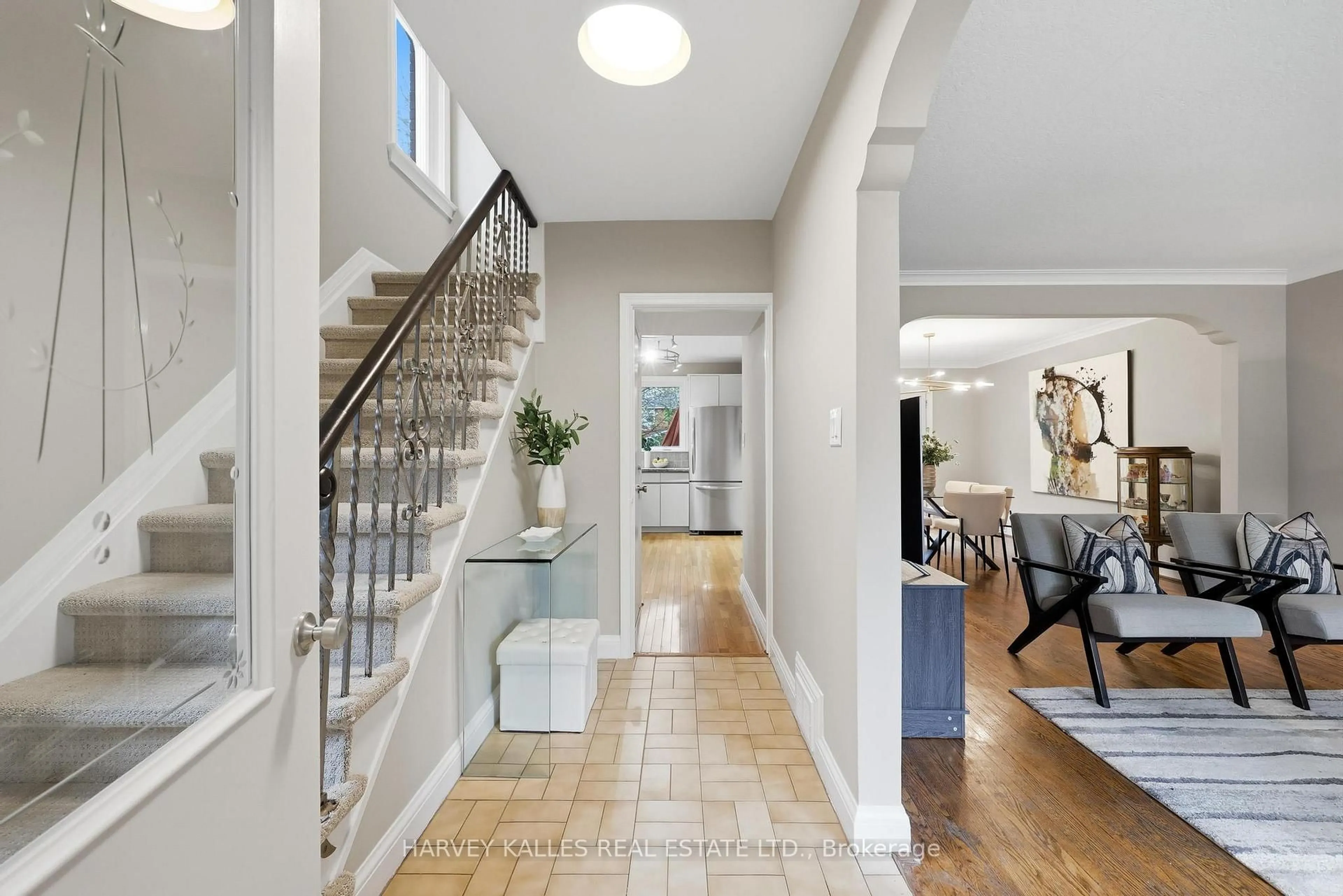 Indoor entryway for 41 Romney Rd, Toronto Ontario M3H 1H4