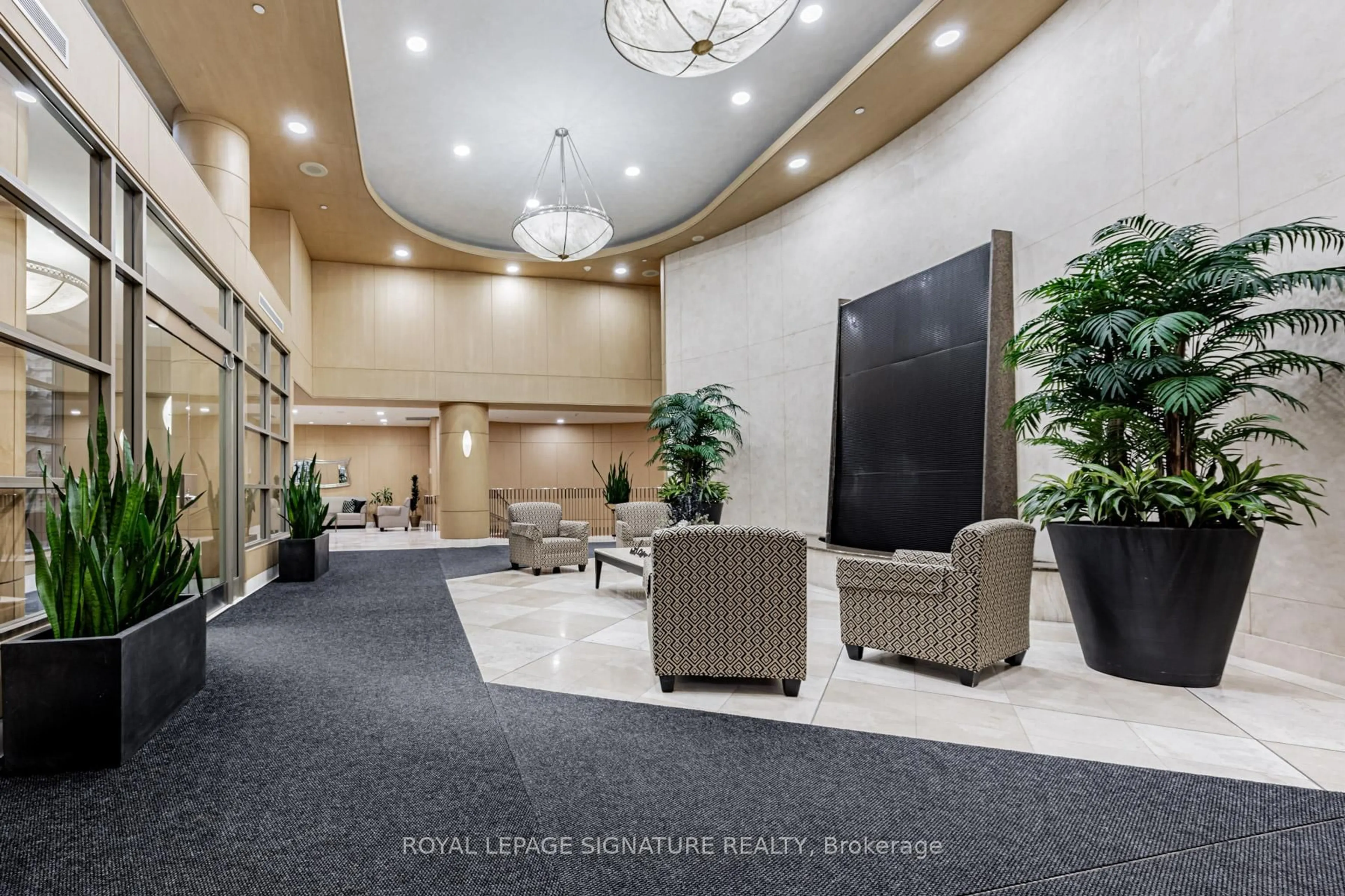 Lobby for 123 Eglinton Ave #813, Toronto Ontario M4P 1J2
