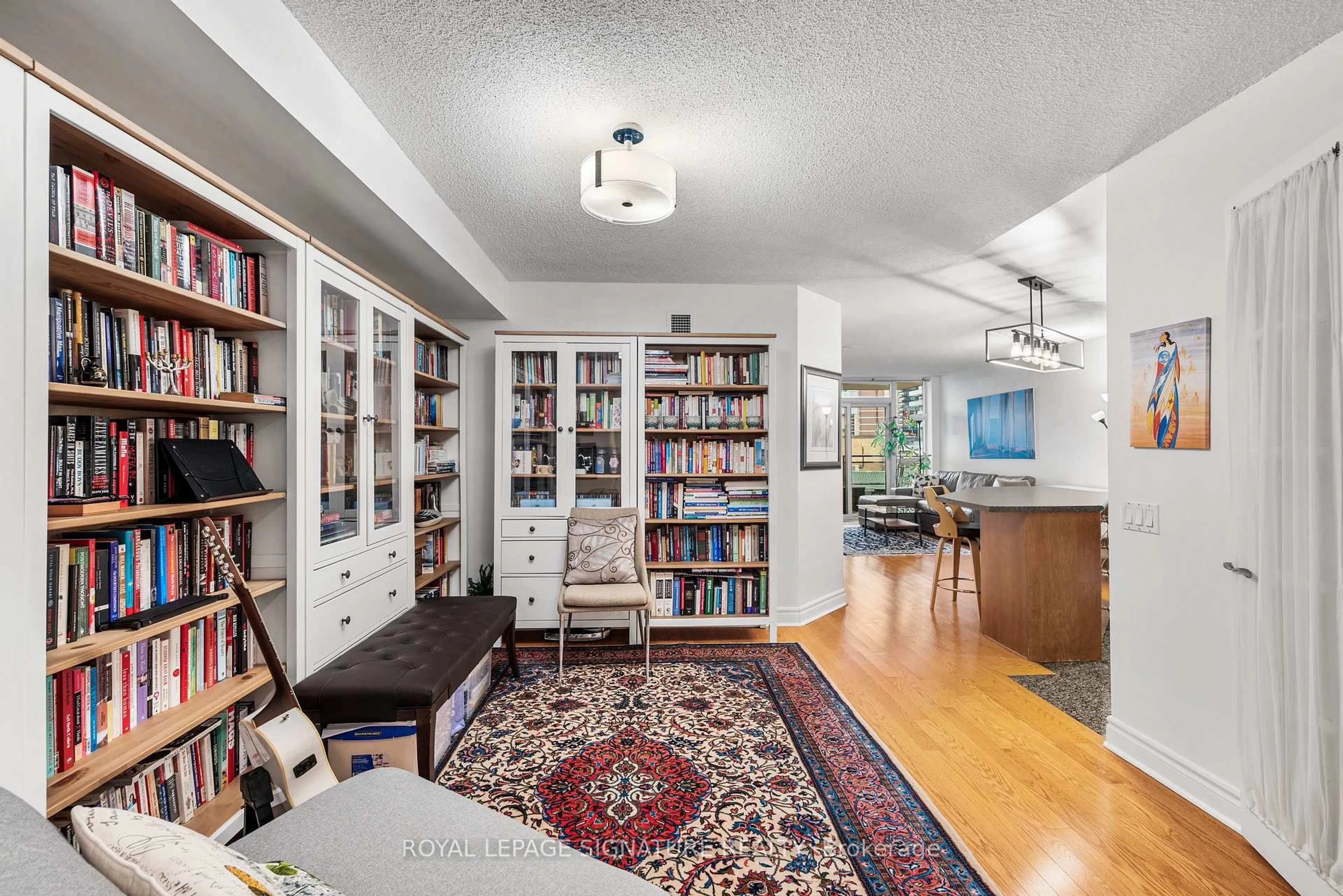 Unknown for 123 Eglinton Ave #813, Toronto Ontario M4P 1J2