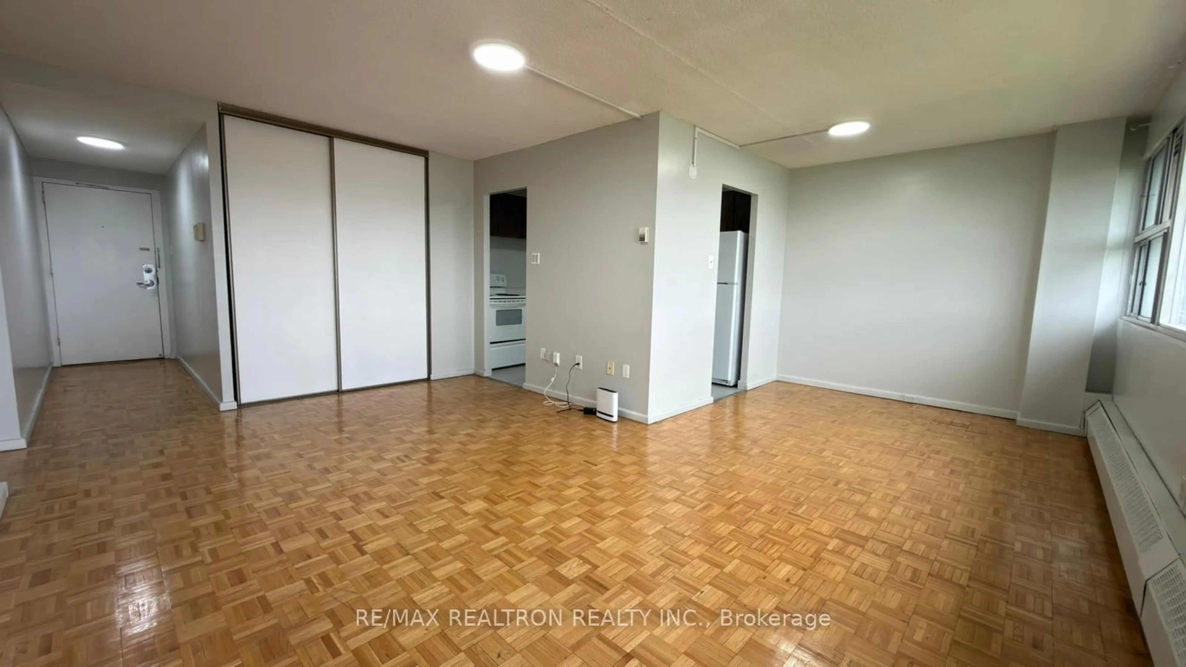 A pic of a room for 735 Don Mills Rd #1508, Toronto Ontario M3C 1S9