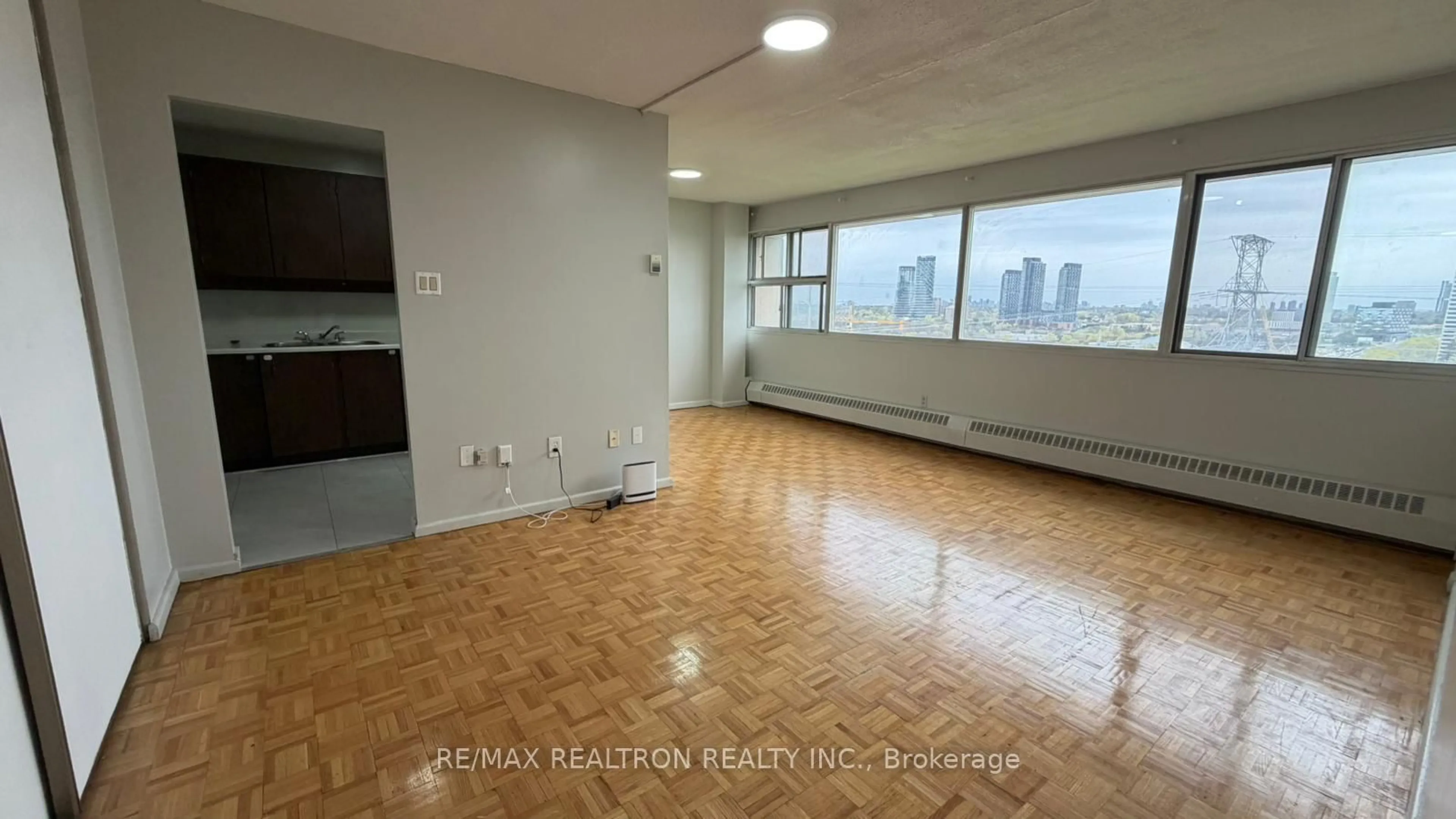 A pic of a room for 735 Don Mills Rd #1508, Toronto Ontario M3C 1S9