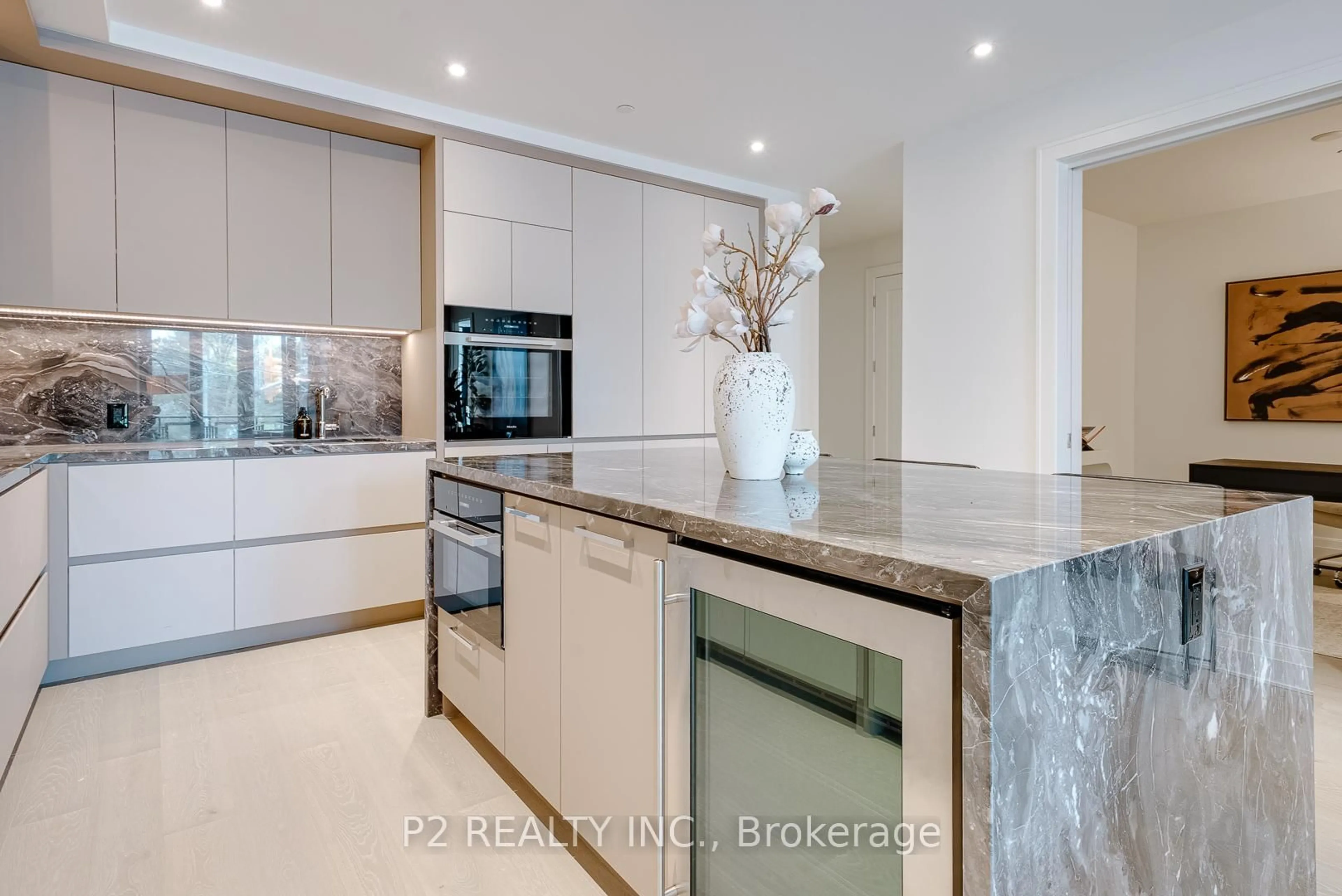 Contemporary kitchen, ceramic/tile floor for 2 Forest Hill Rd #208, Toronto Ontario M4V 2L3