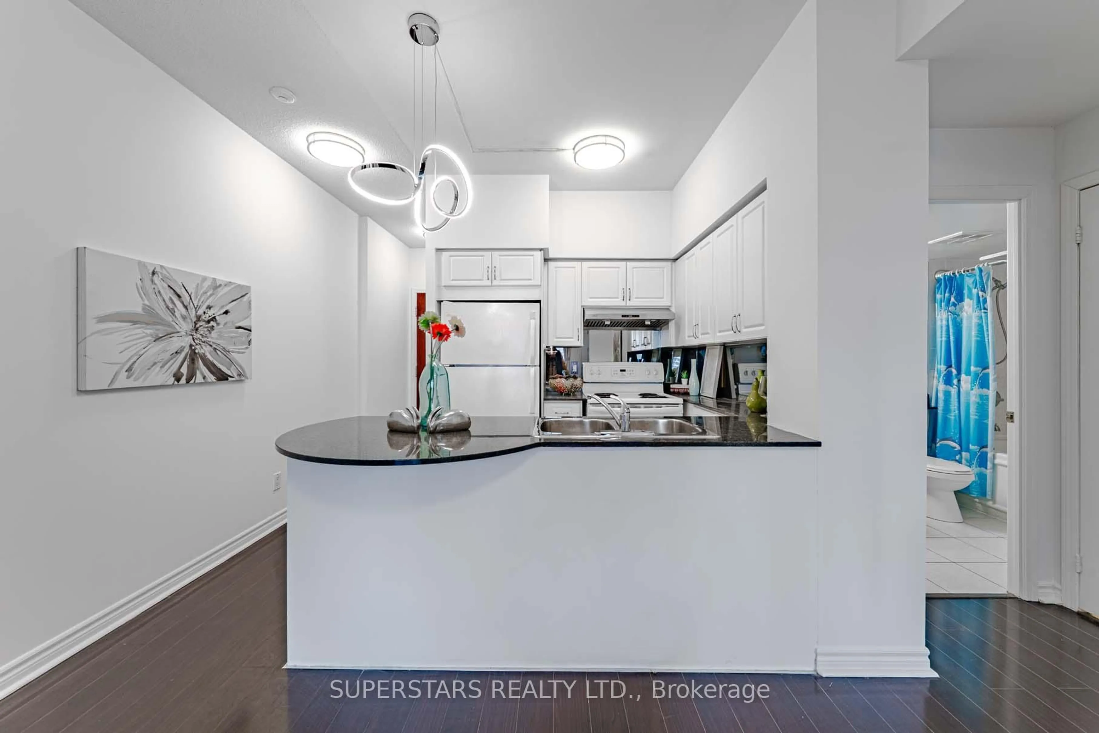 Standard kitchen, unknown for 18 Kenaston Gdns #611, Toronto Ontario M2K 3C7