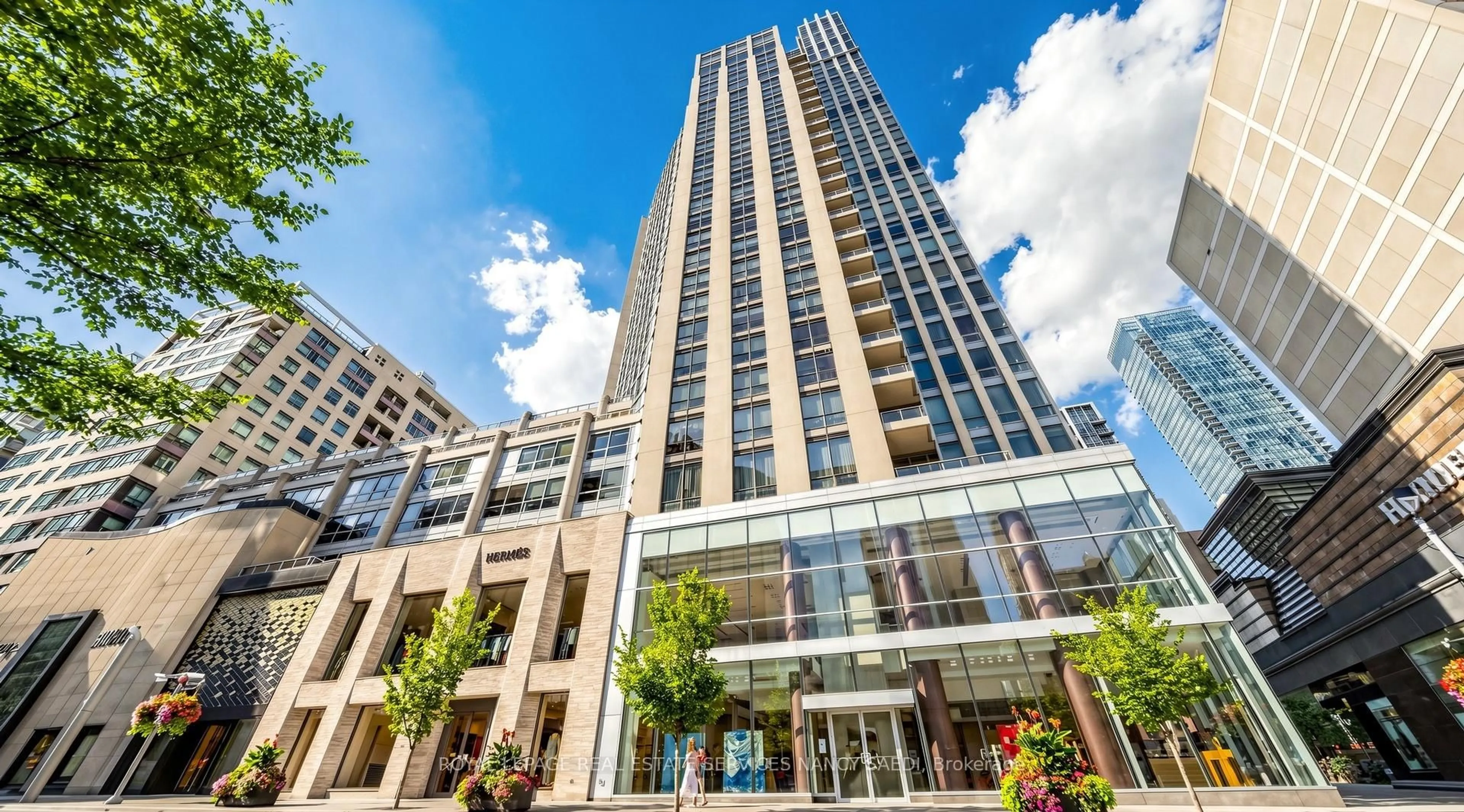 Indoor foyer for 10 Bellair St #802, Toronto Ontario M5R 3T8